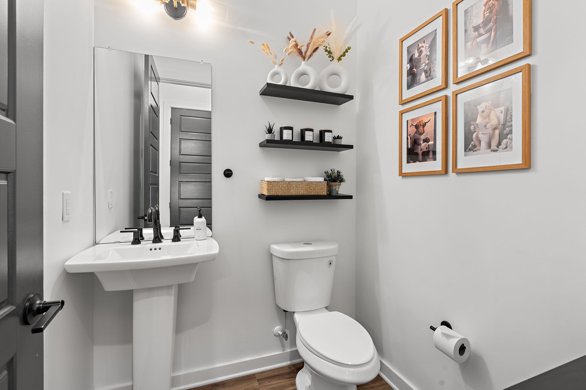 738 Douglas Ave Unit: 5