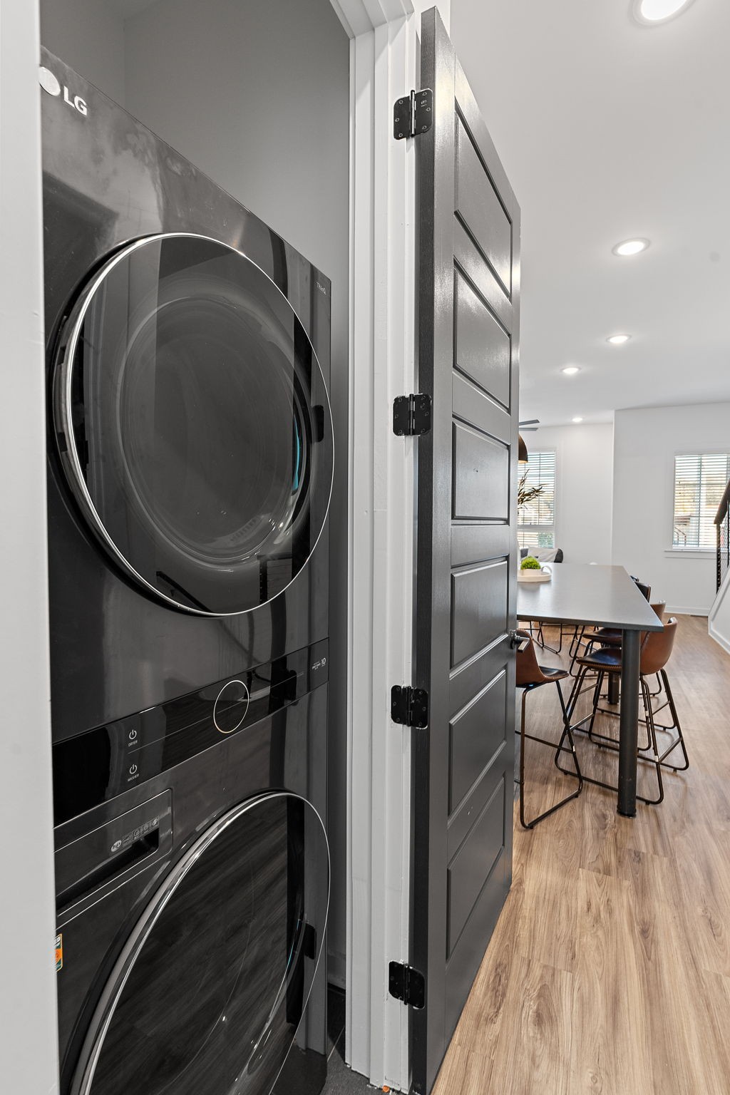 738 Douglas Ave Unit: 5