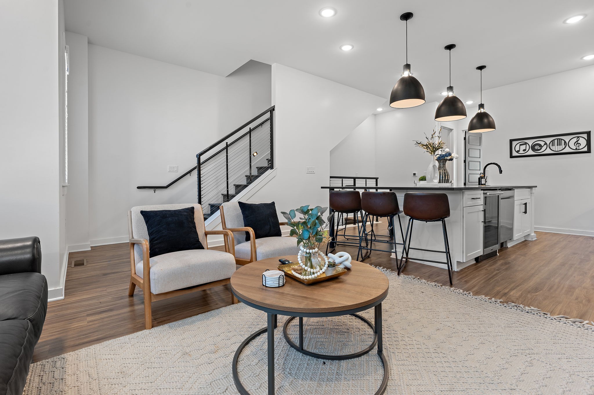 738 Douglas Ave Unit: 5