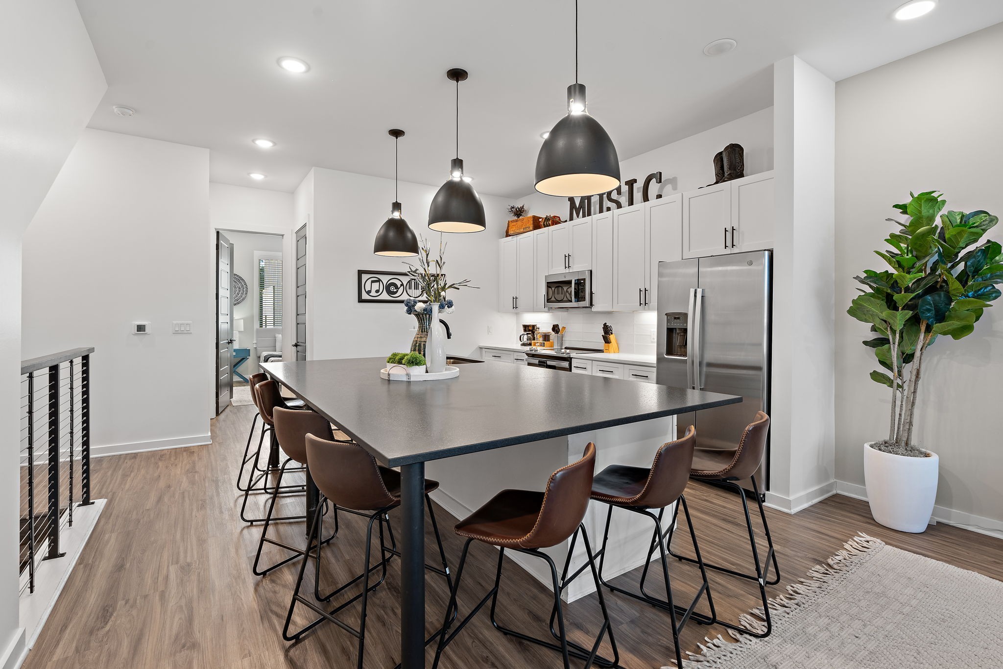 738 Douglas Ave Unit: 5