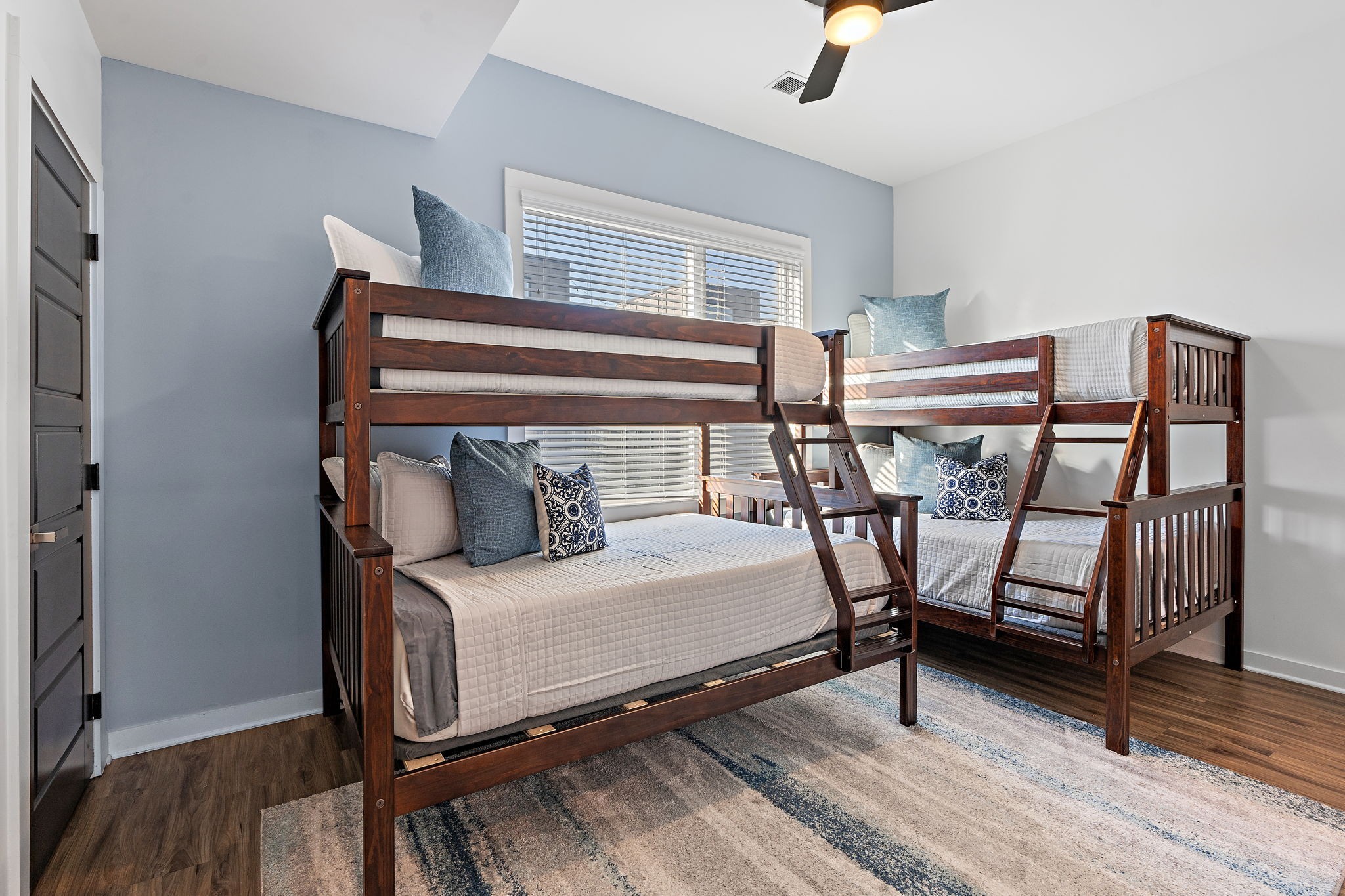 738 Douglas Ave Unit: 5