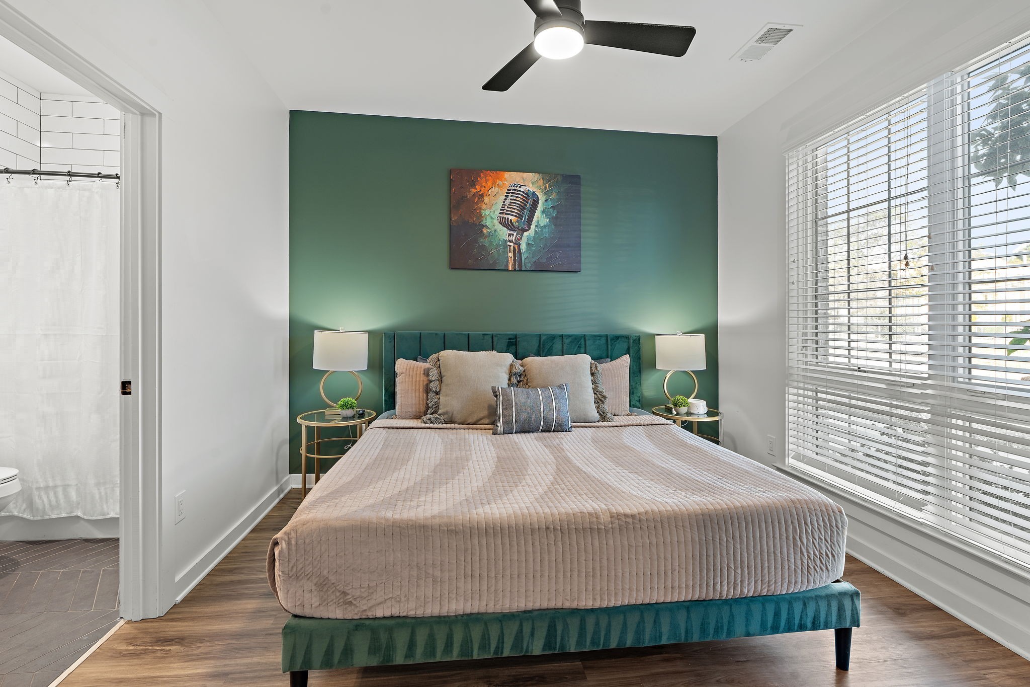 738 Douglas Ave Unit: 5