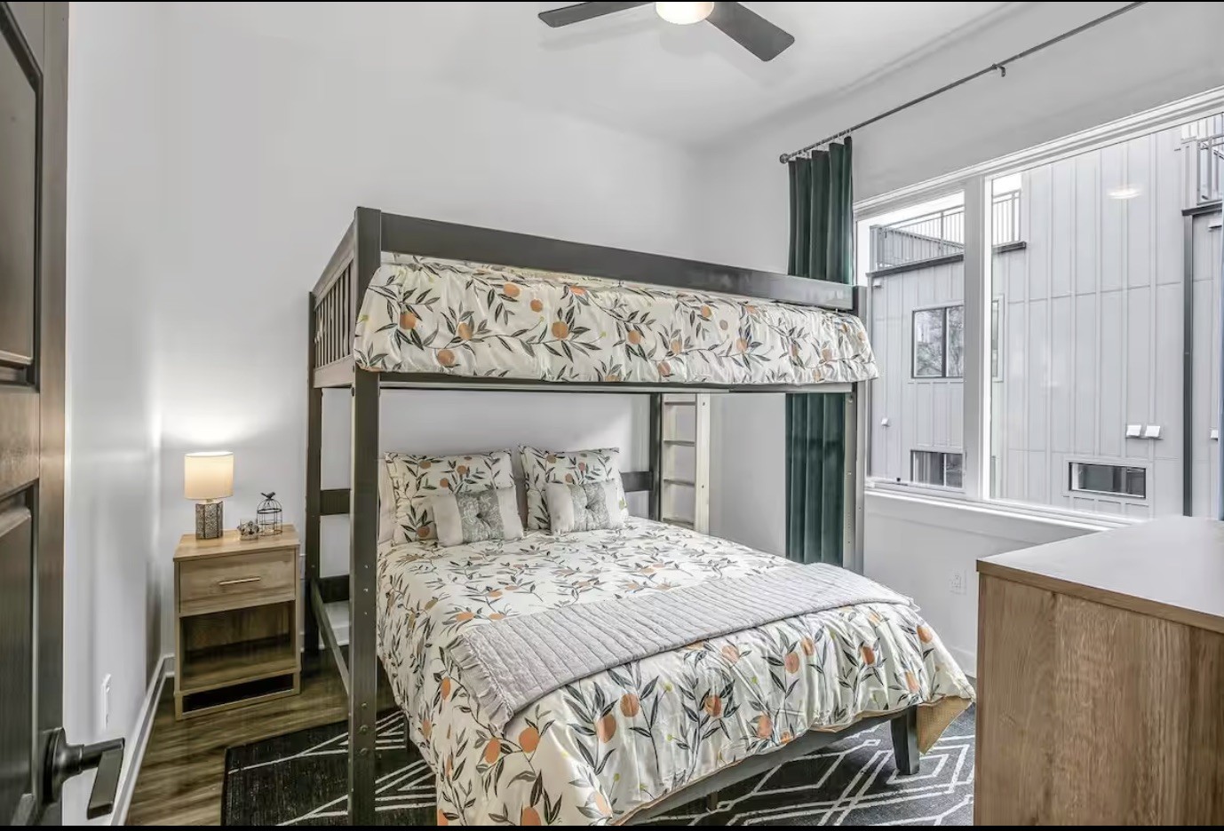 738 Douglas Ave Unit: 8