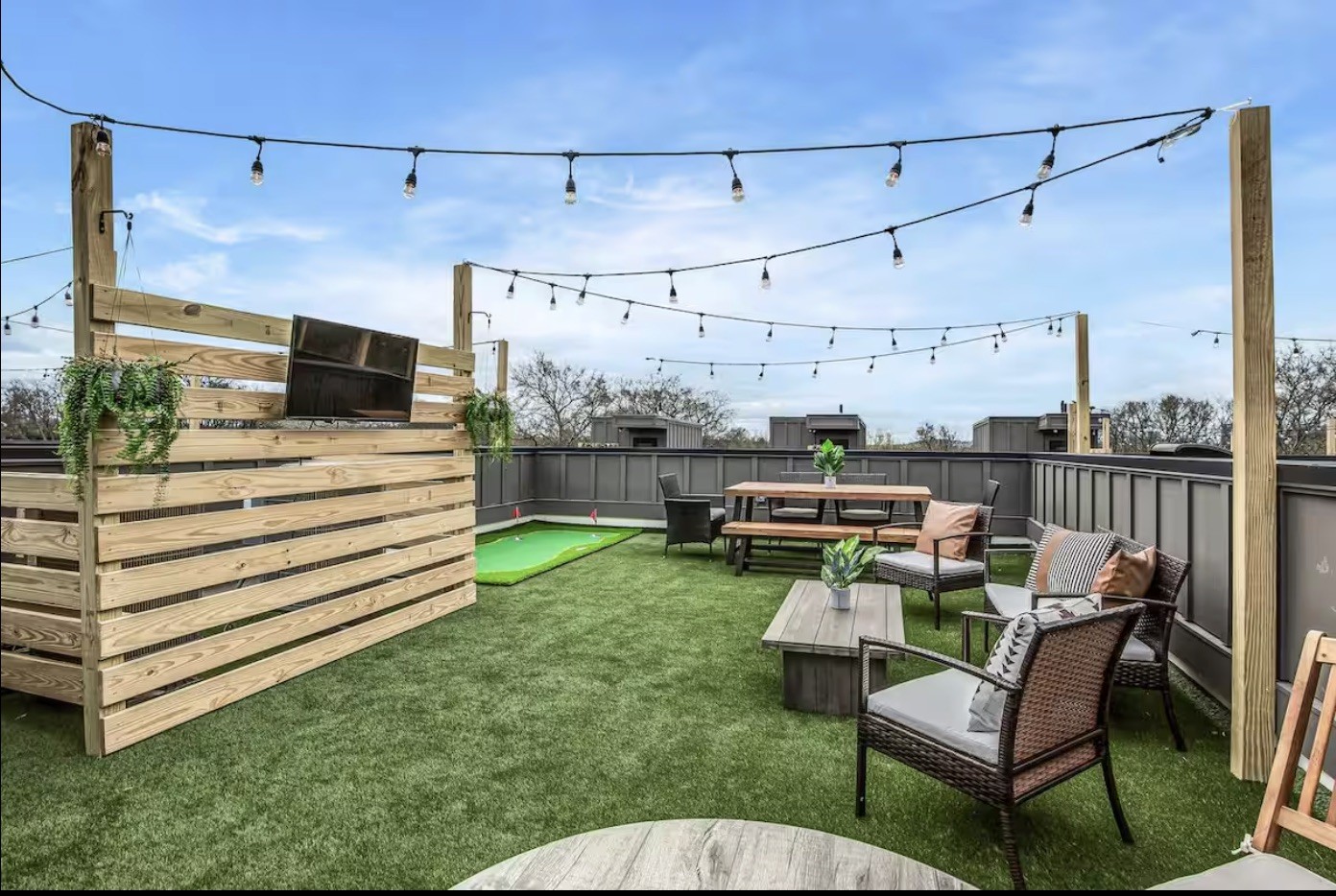 738 Douglas Ave Unit: 8