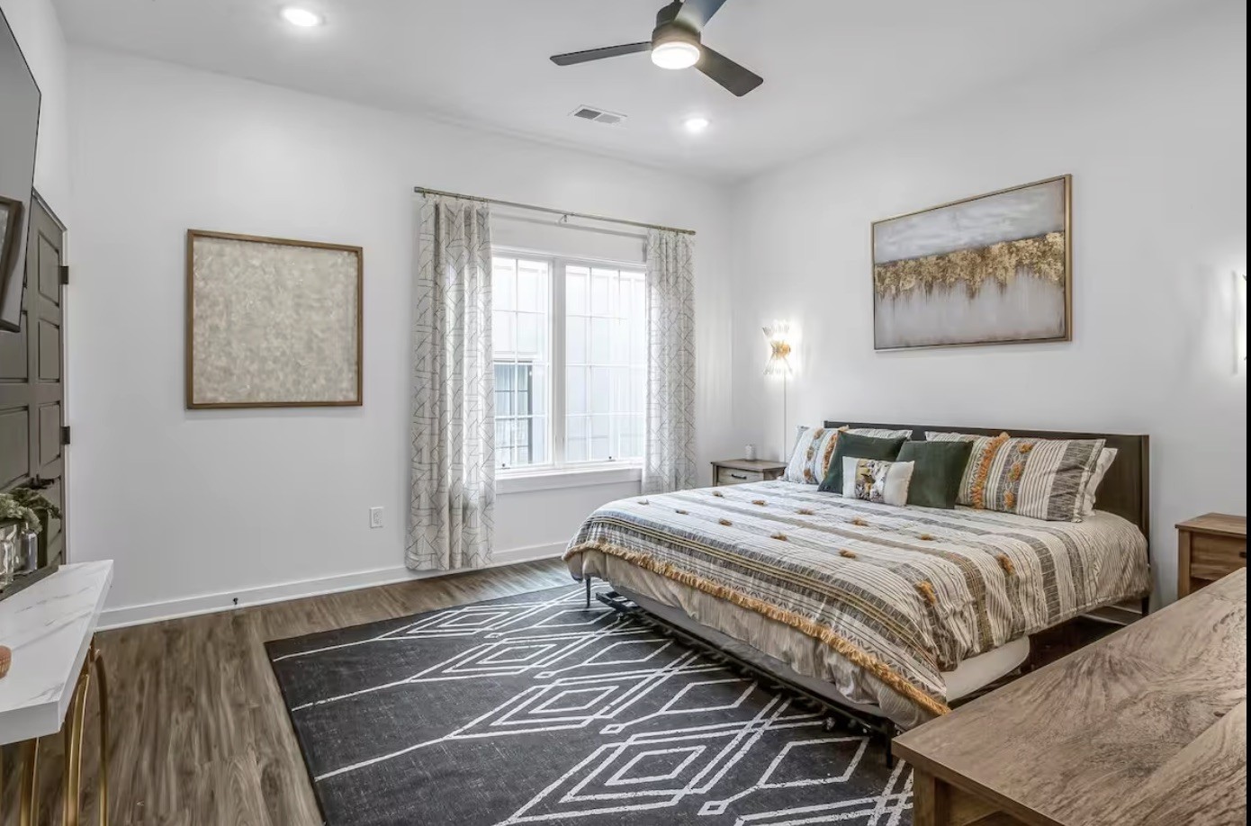 738 Douglas Ave Unit: 8