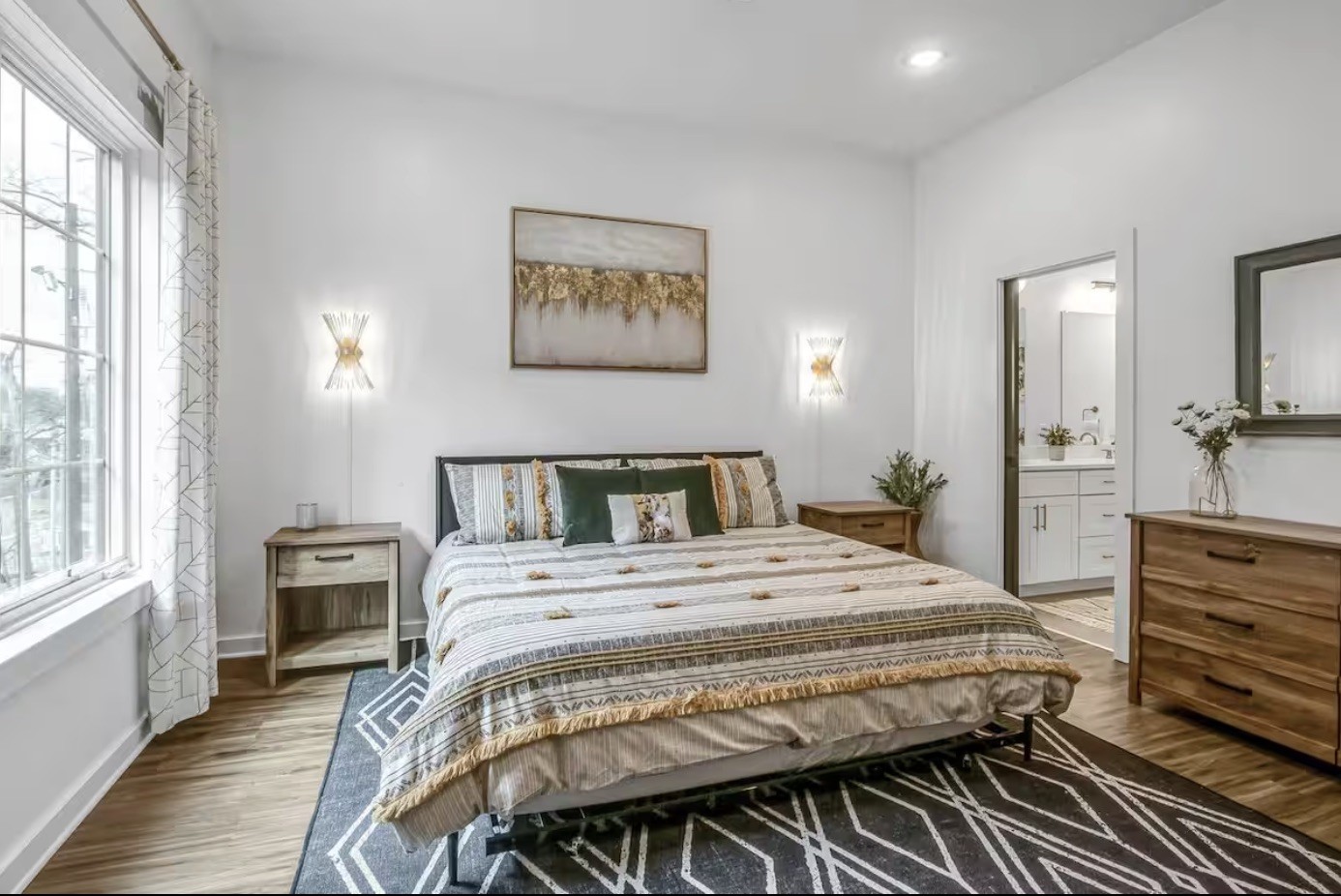 738 Douglas Ave Unit: 8