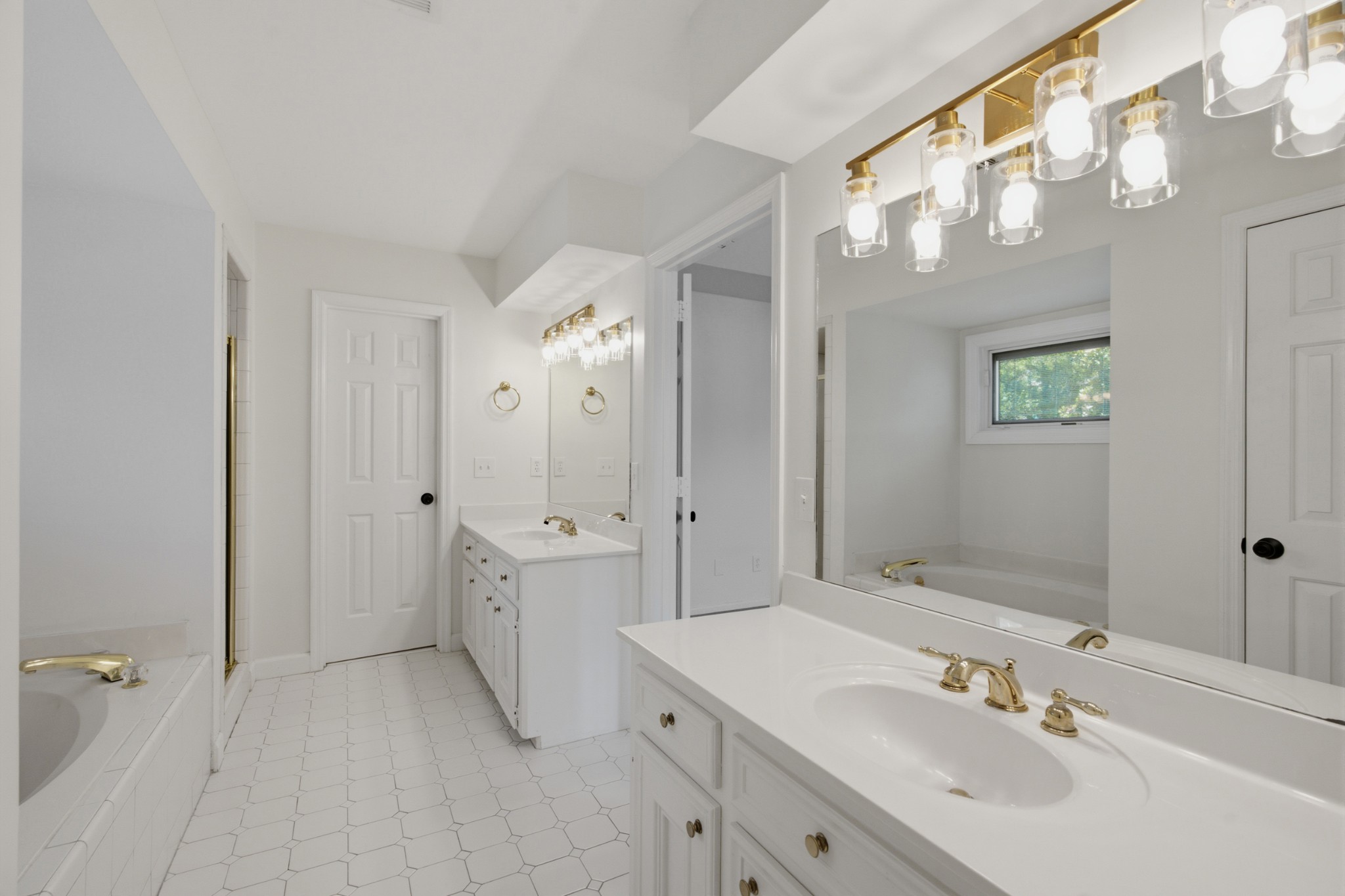 72 Ravenwood Hills Cir