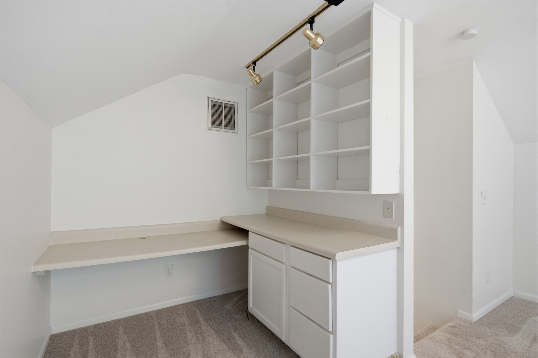 72 Ravenwood Hills Cir