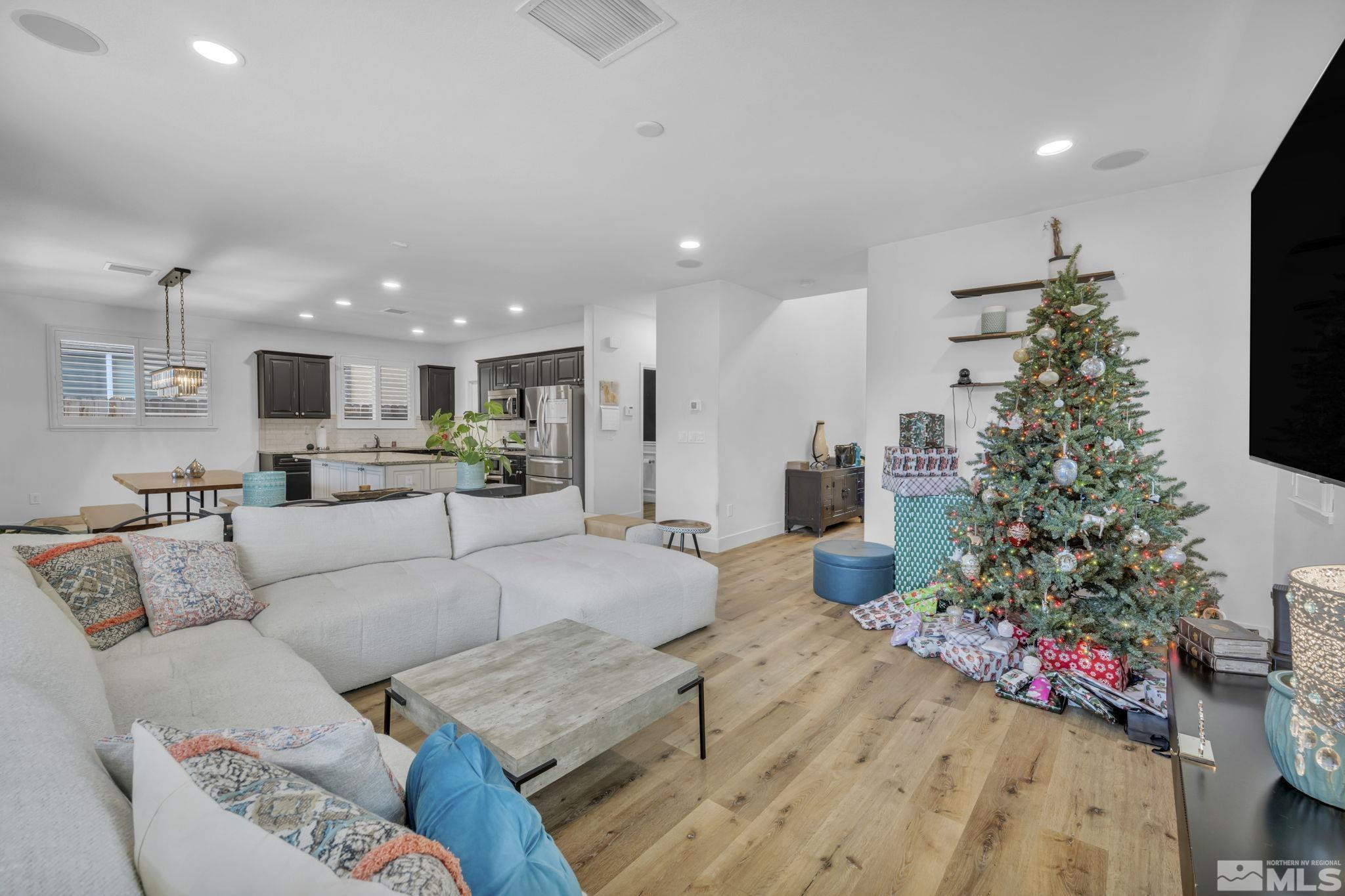 10895 Serratina Drive