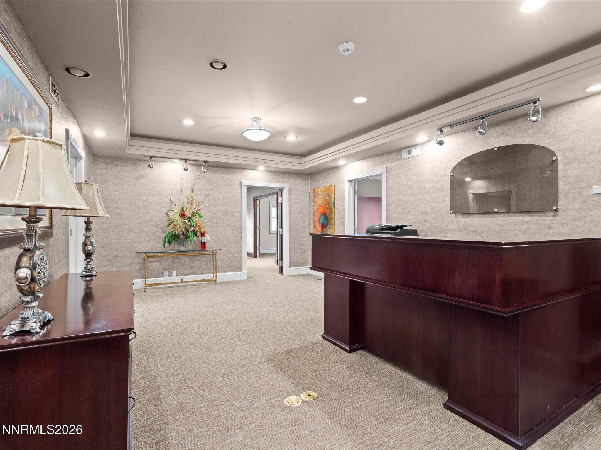 441 W Plumb Lane