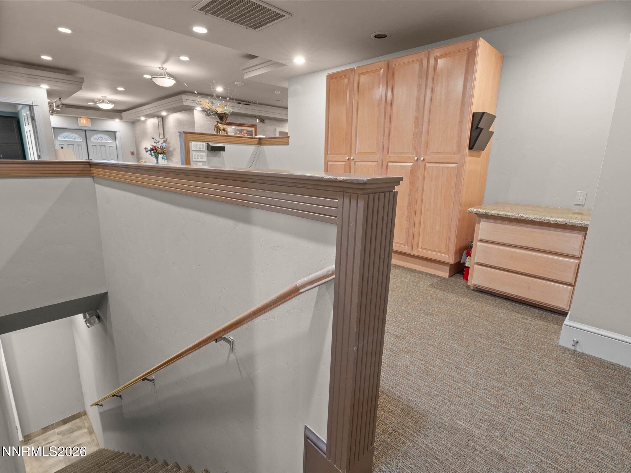 441 W Plumb Lane