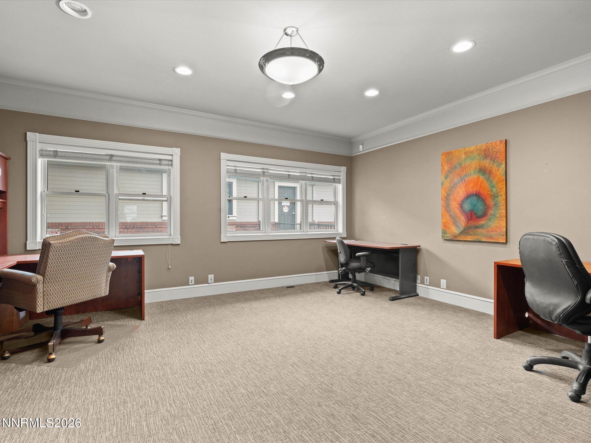 441 W Plumb Lane