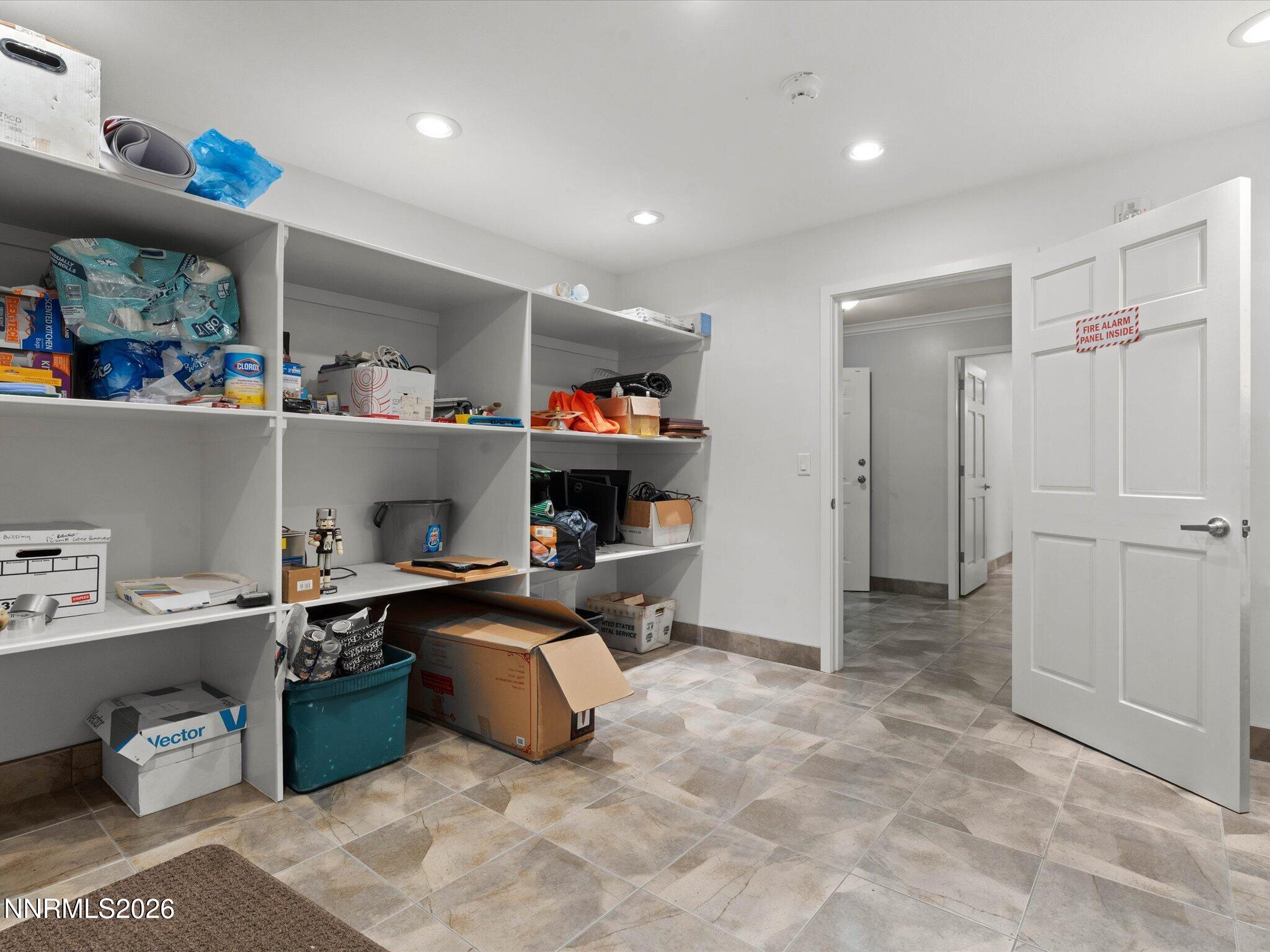 441 W Plumb Lane