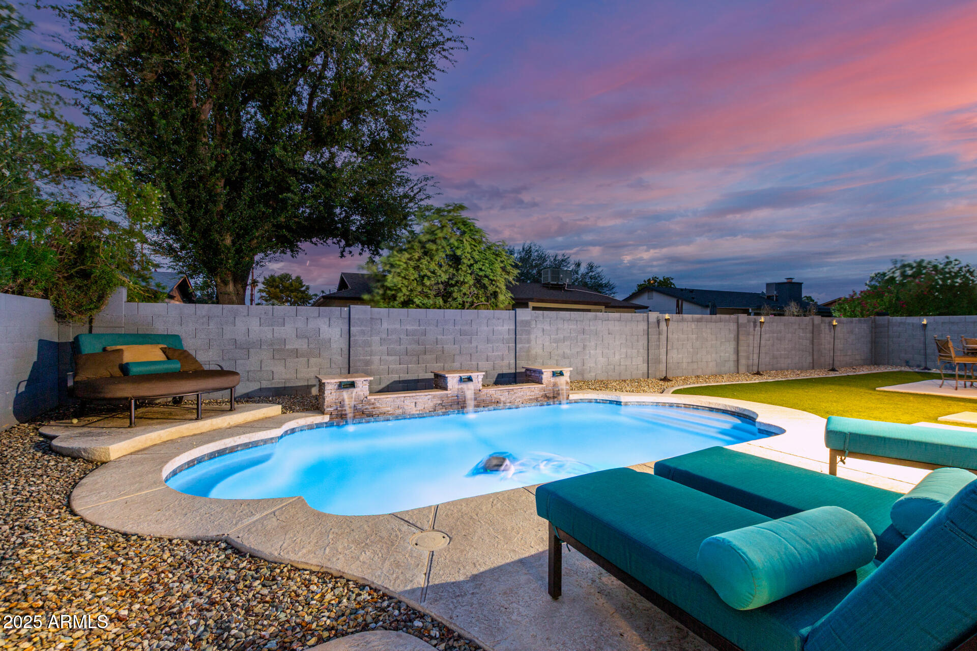 5920 E GELDING Drive