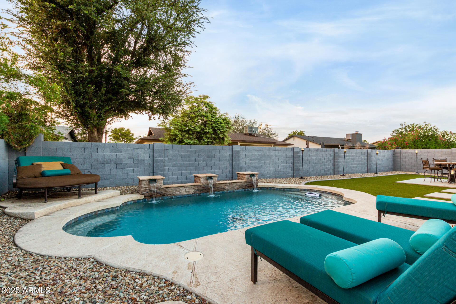 5920 E GELDING Drive