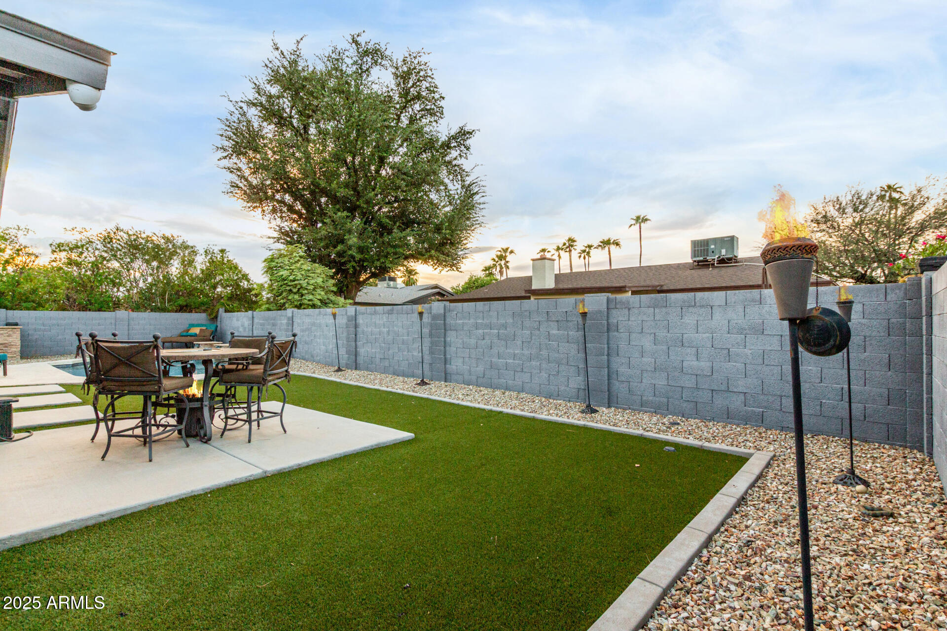 5920 E GELDING Drive