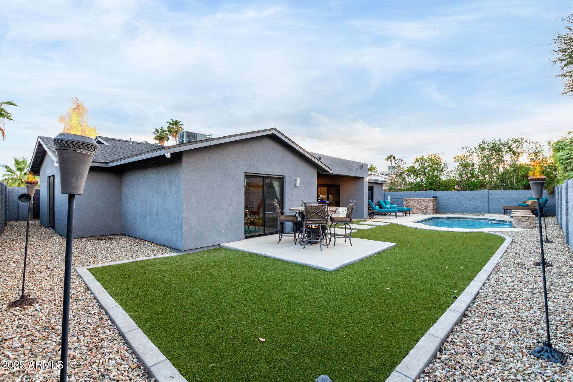 5920 E GELDING Drive