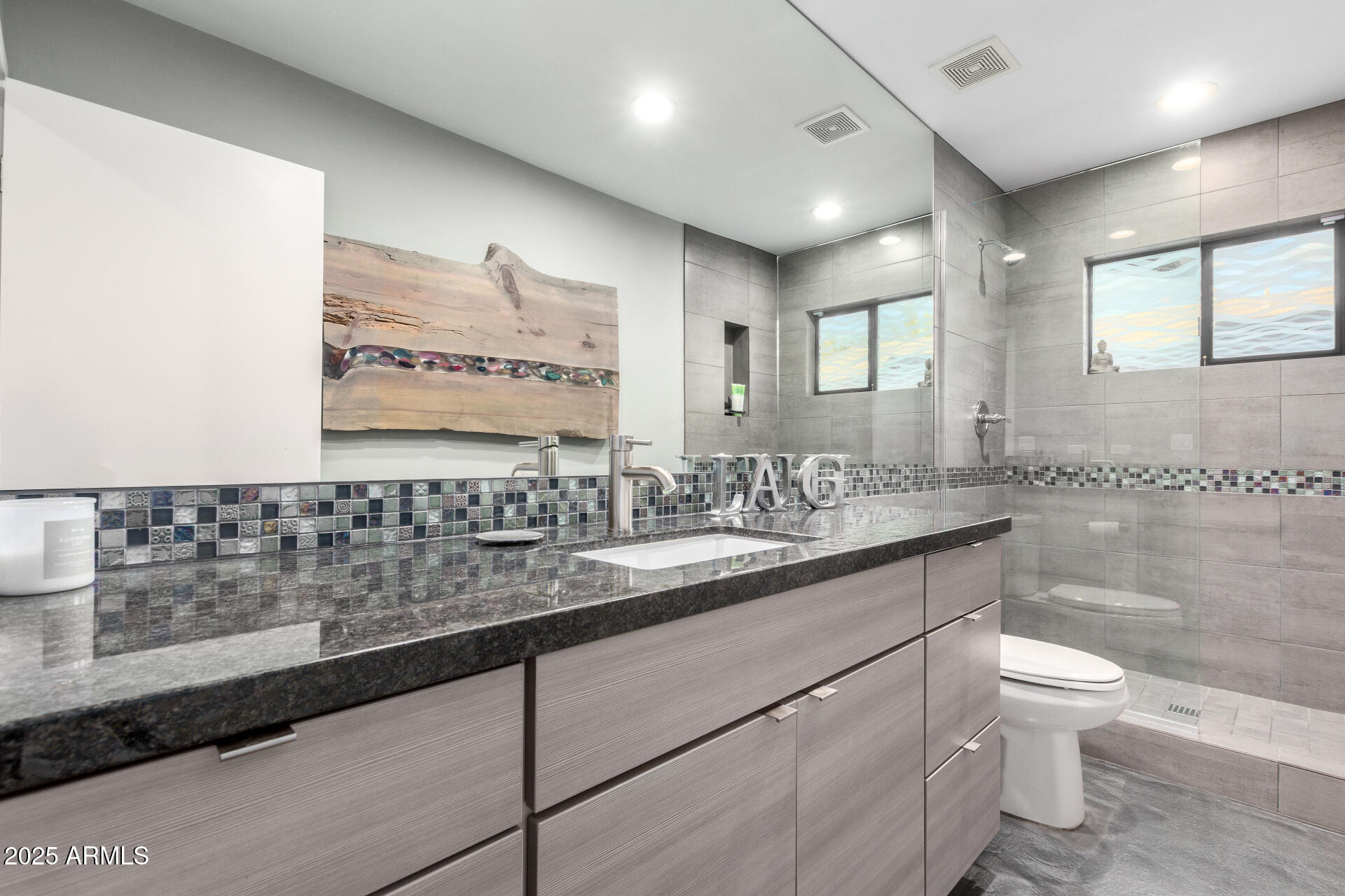 5920 E GELDING Drive