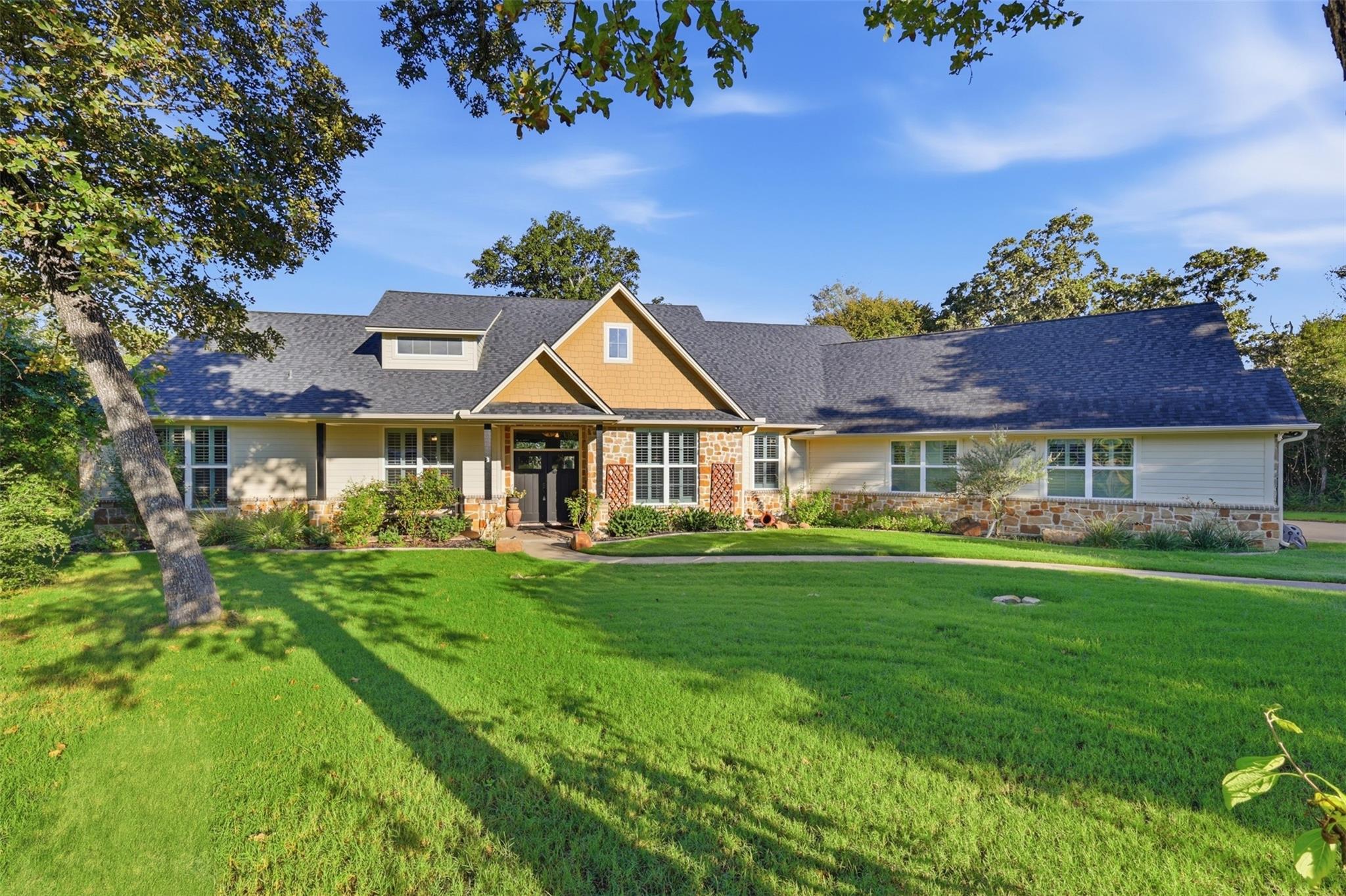10812 Commonwealth Drive