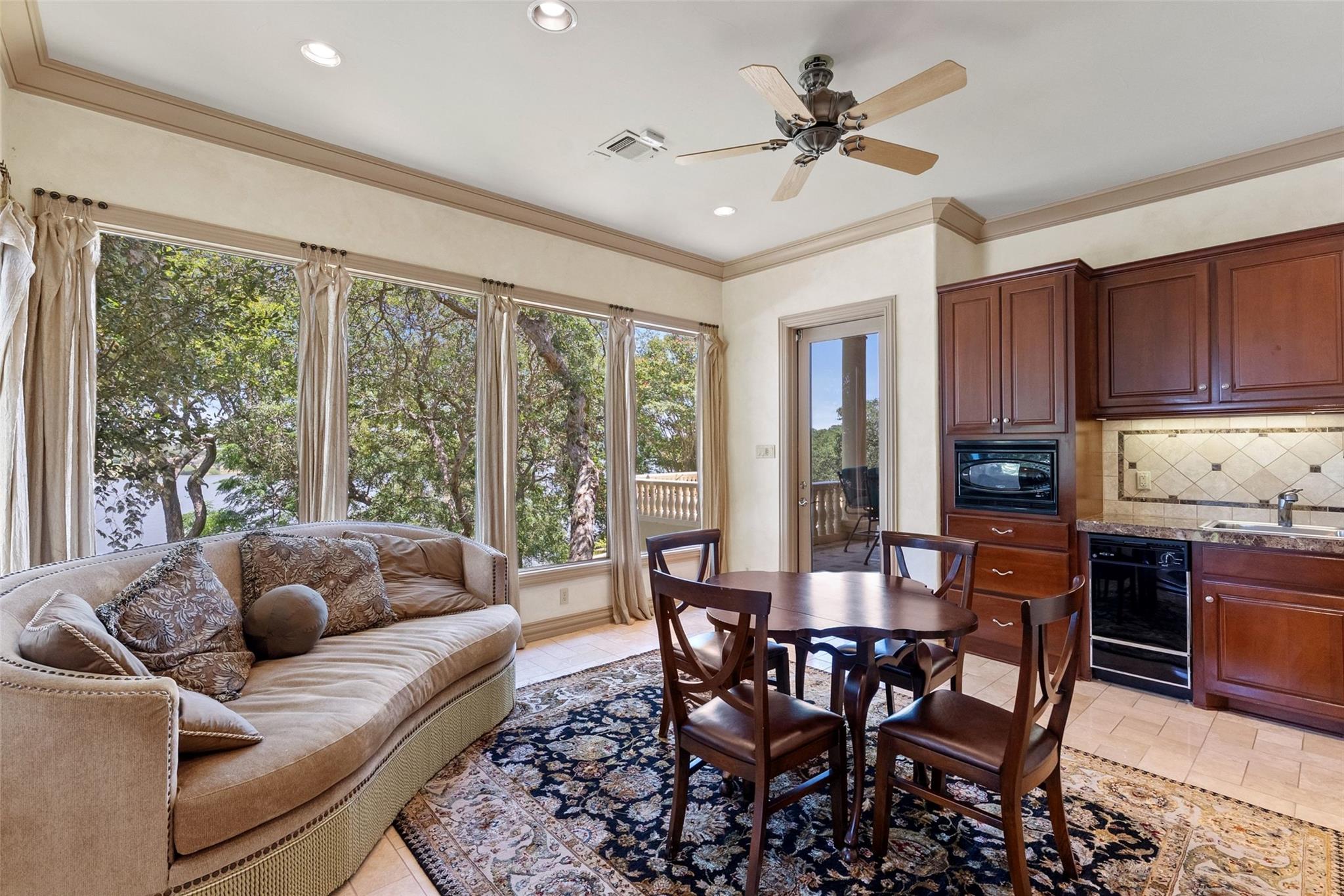 2901 Cliff PT