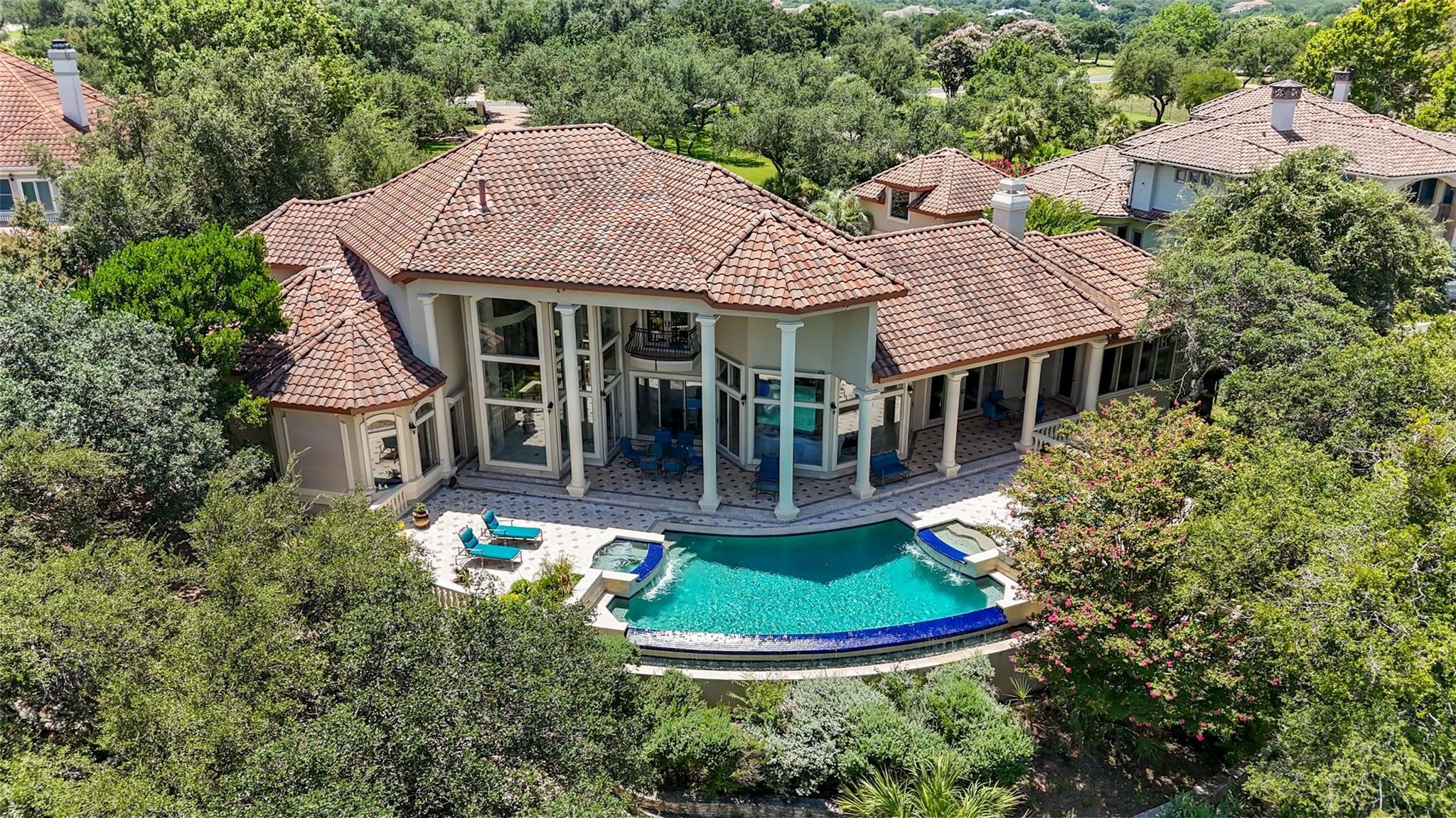 2901 Cliff PT