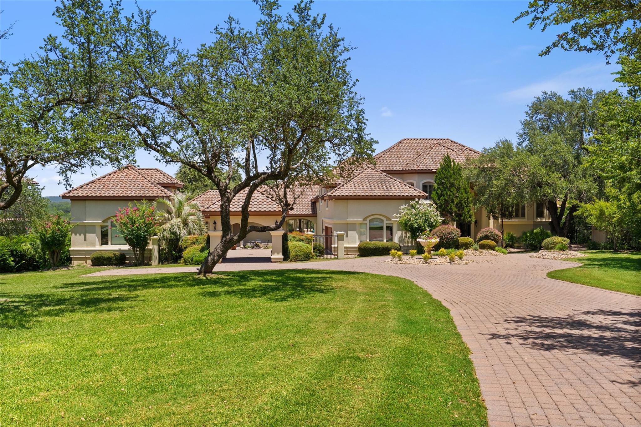 2901 Cliff PT