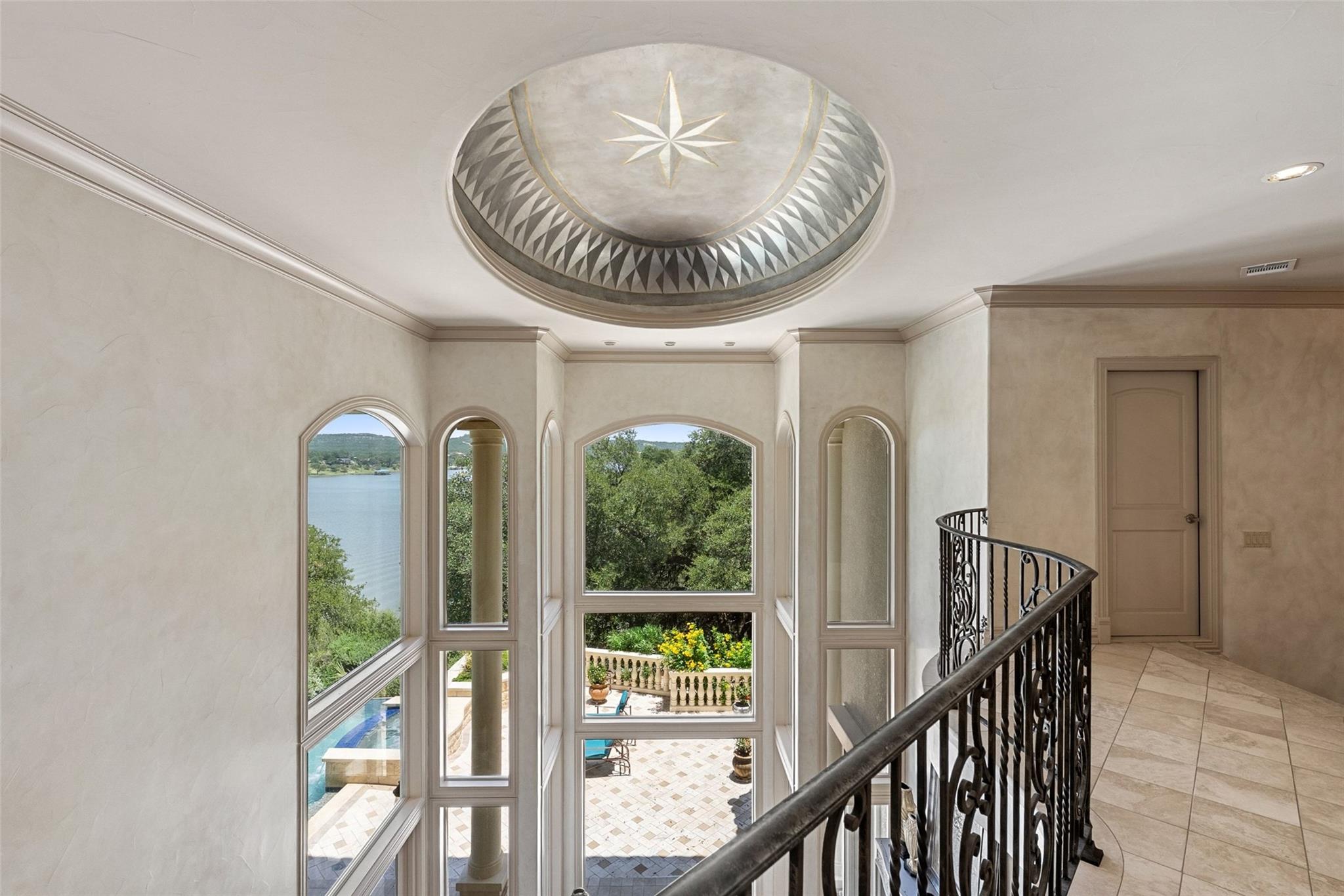 2901 Cliff PT