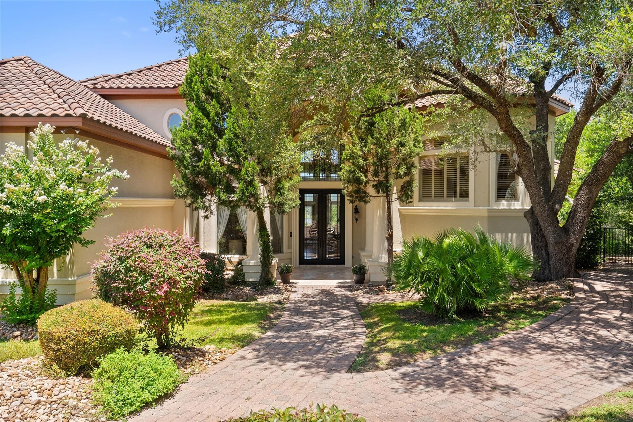 2901 Cliff PT