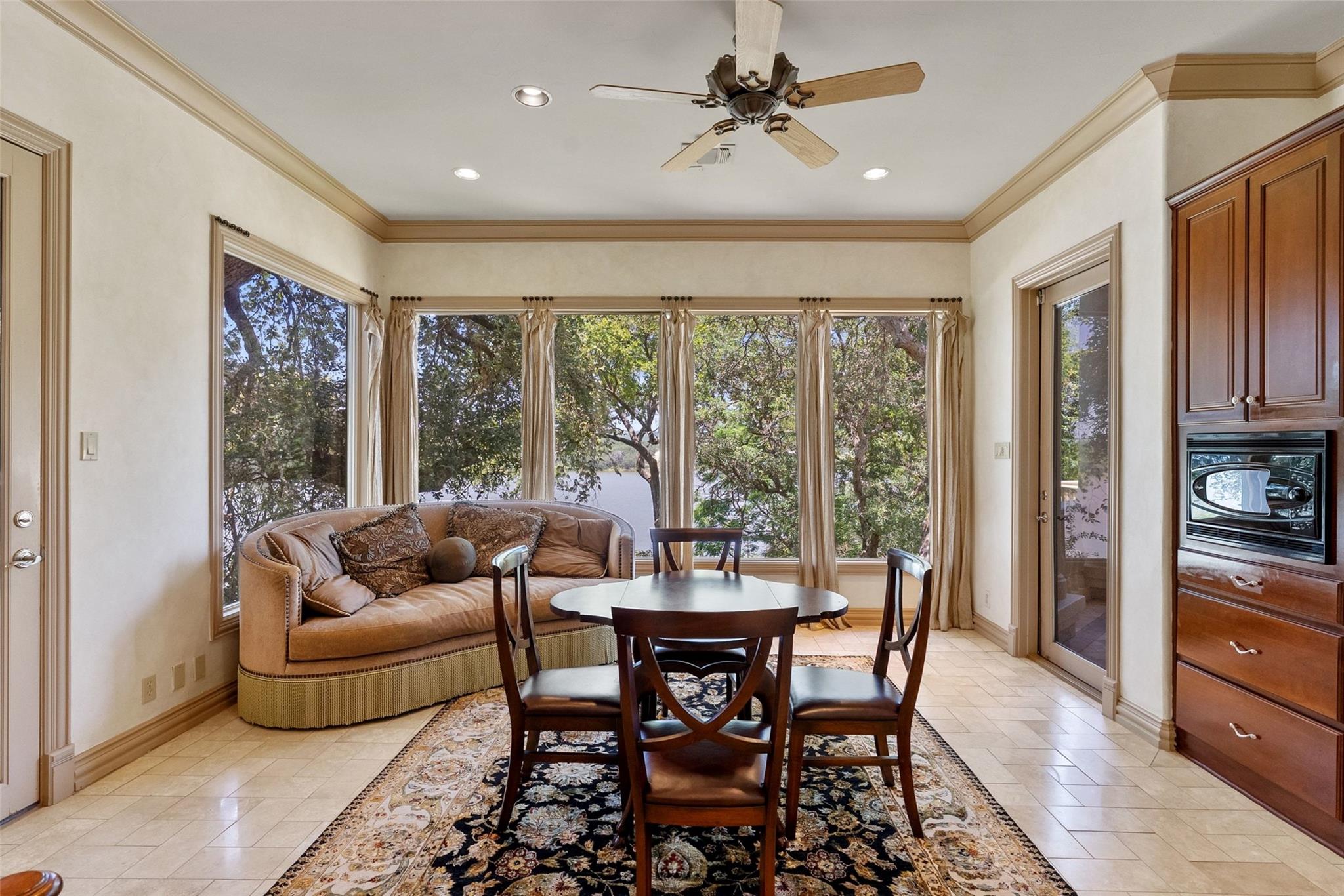 2901 Cliff PT