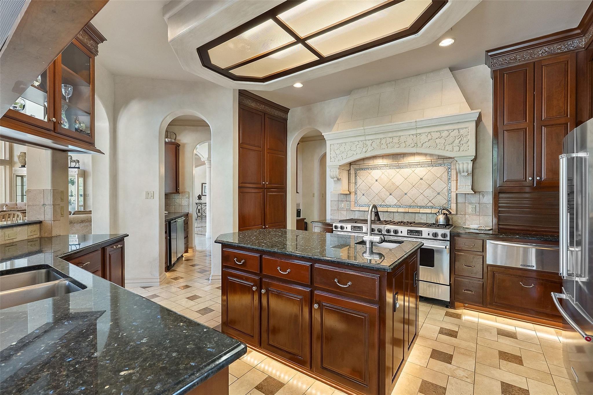 2901 Cliff PT