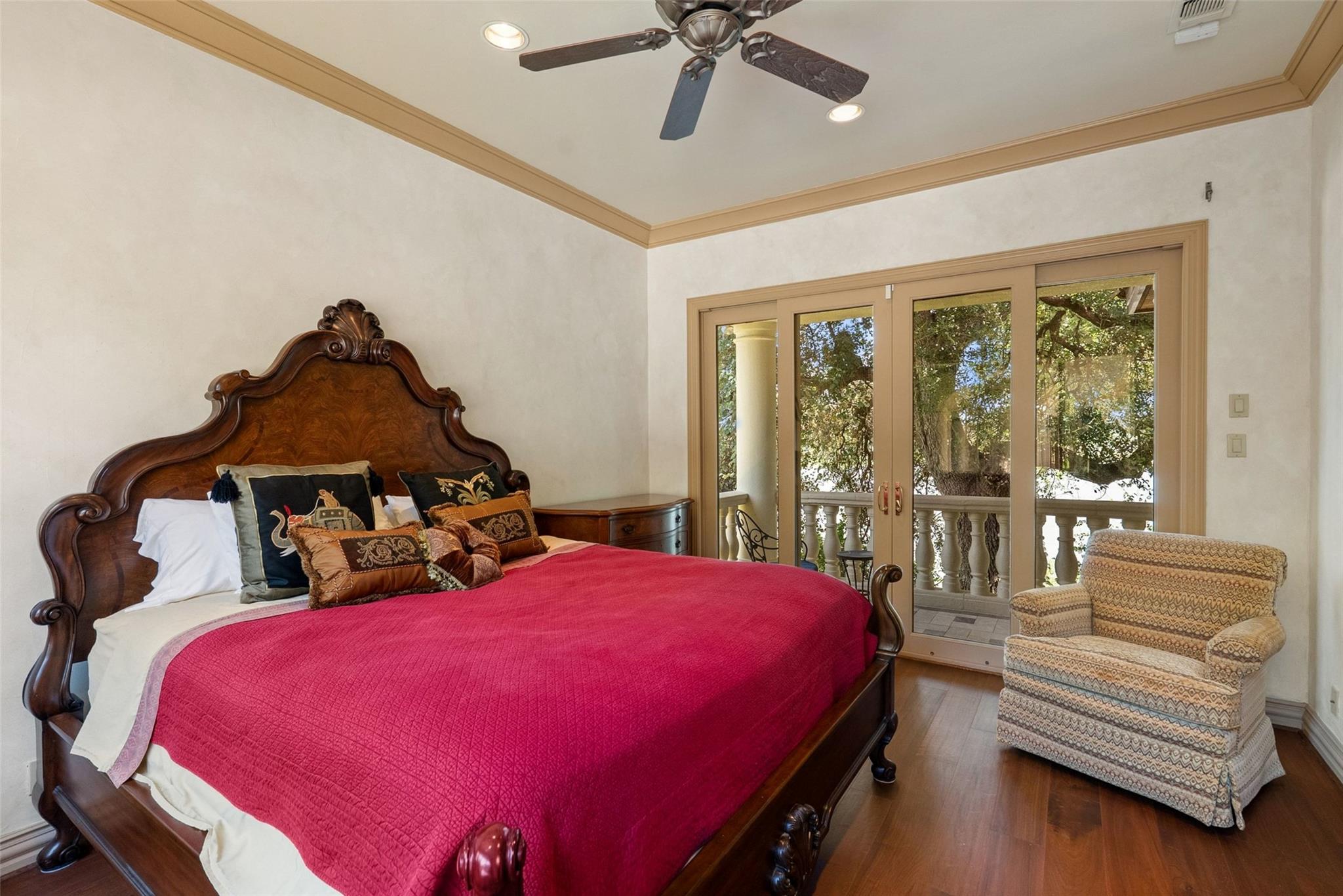2901 Cliff PT