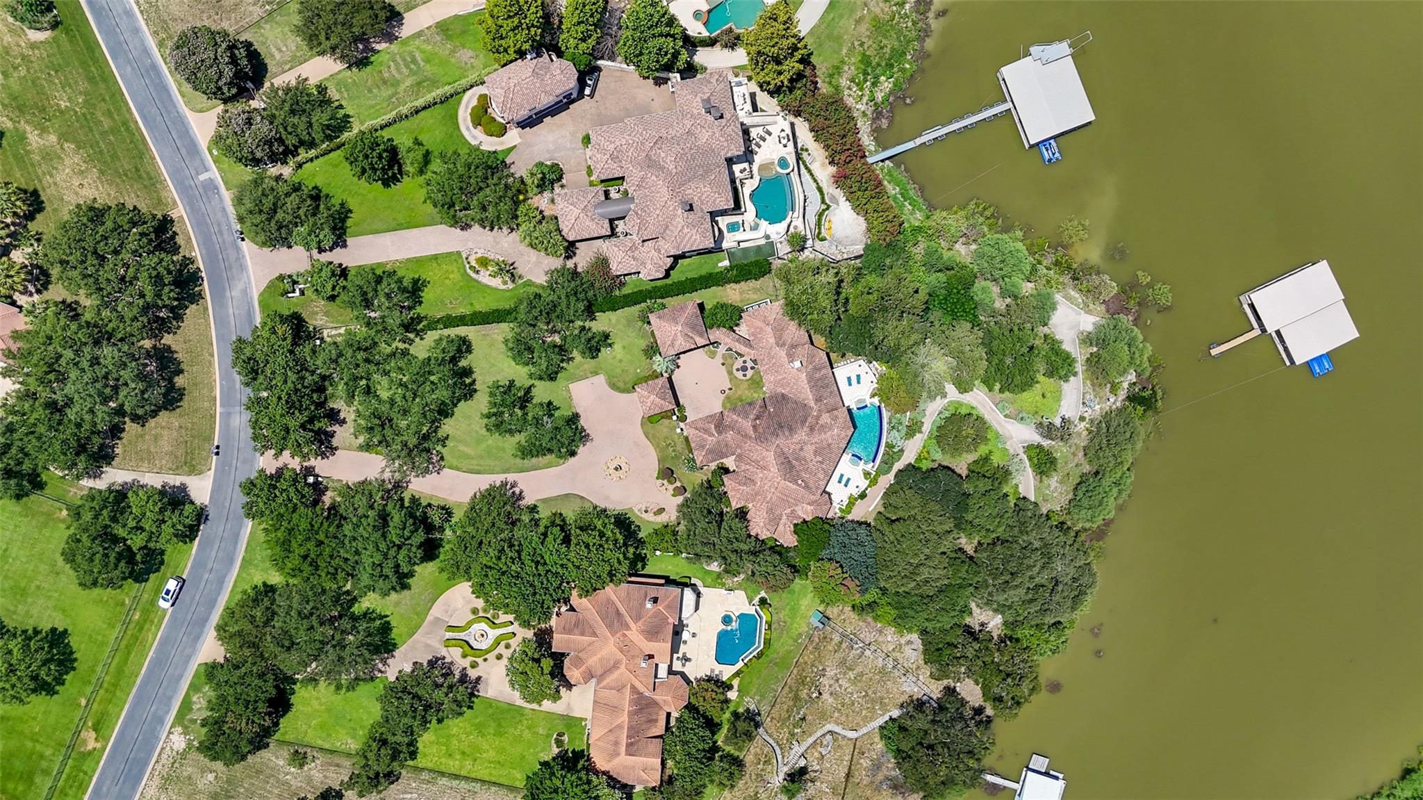 2901 Cliff PT