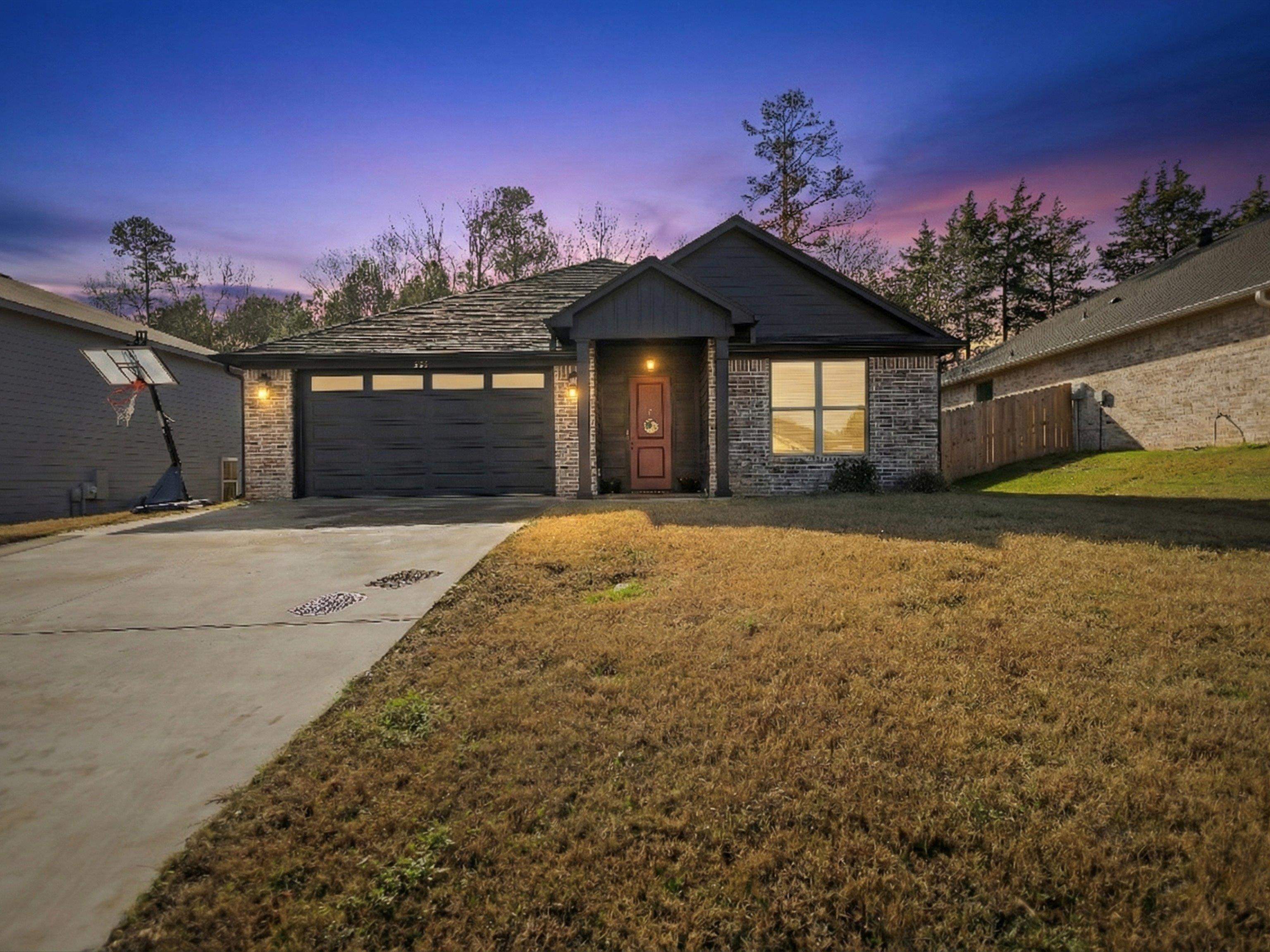 237 Oak Valley