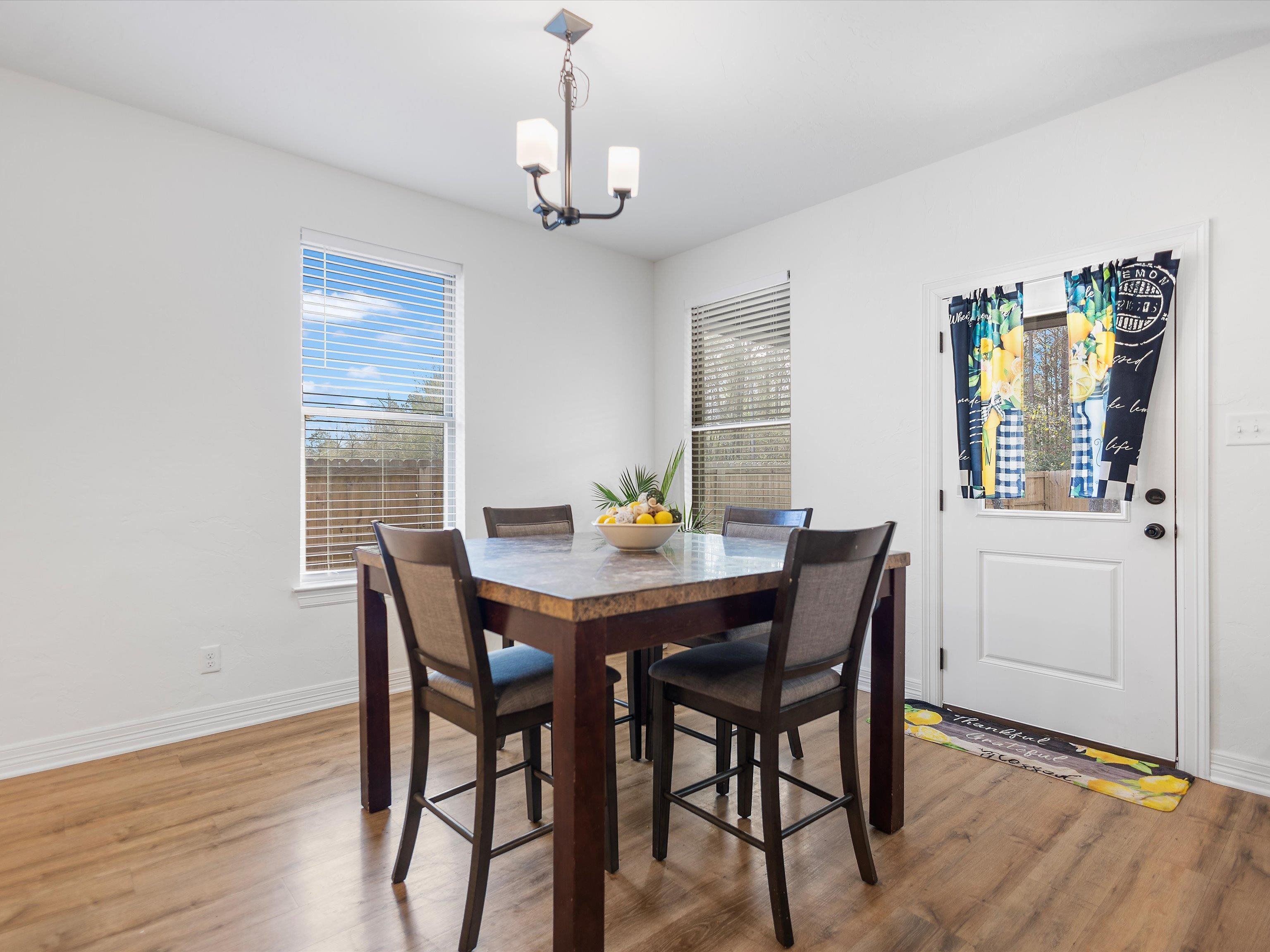 237 Oak Valley