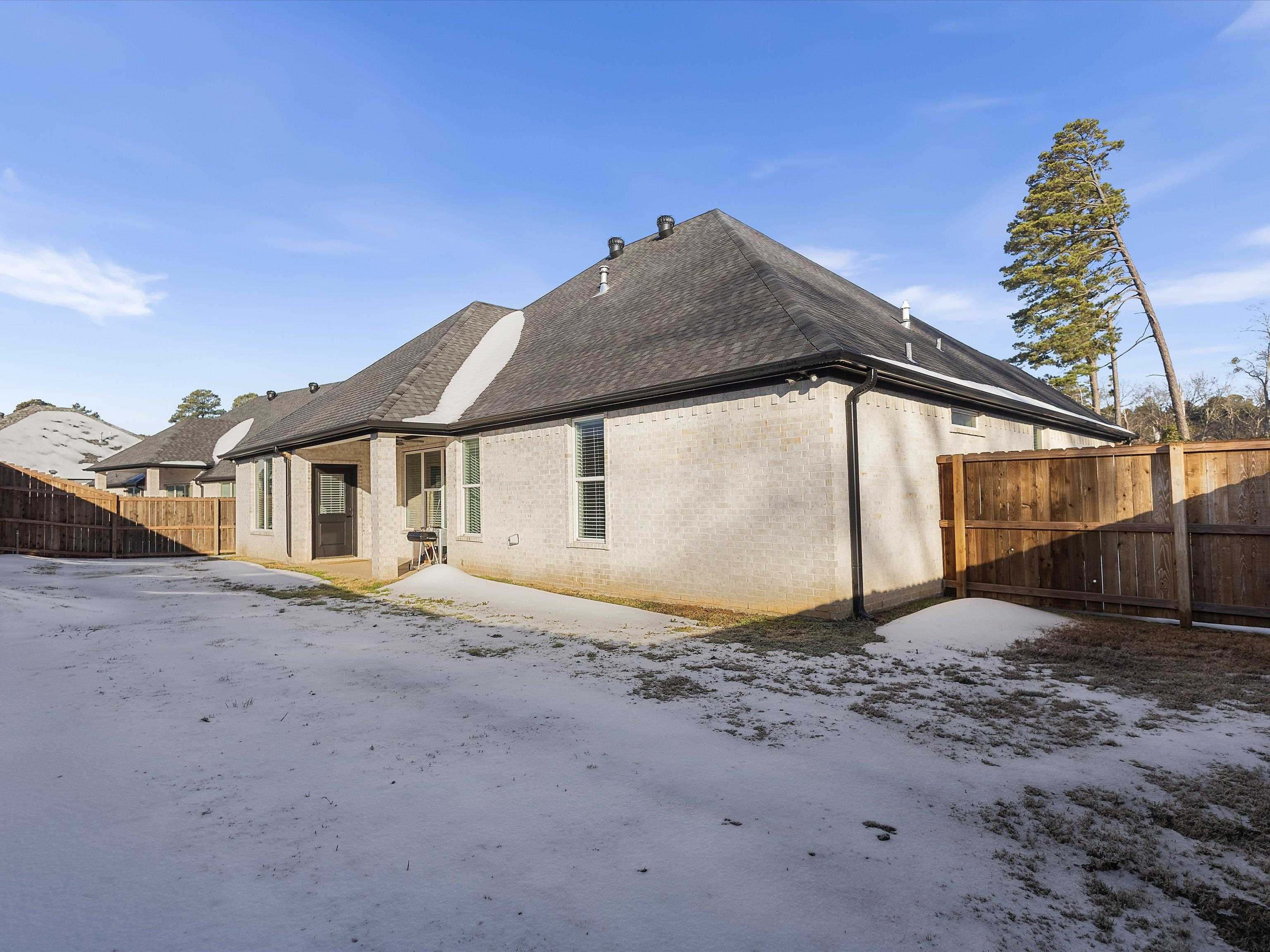 1006 Windy Ridge Dr