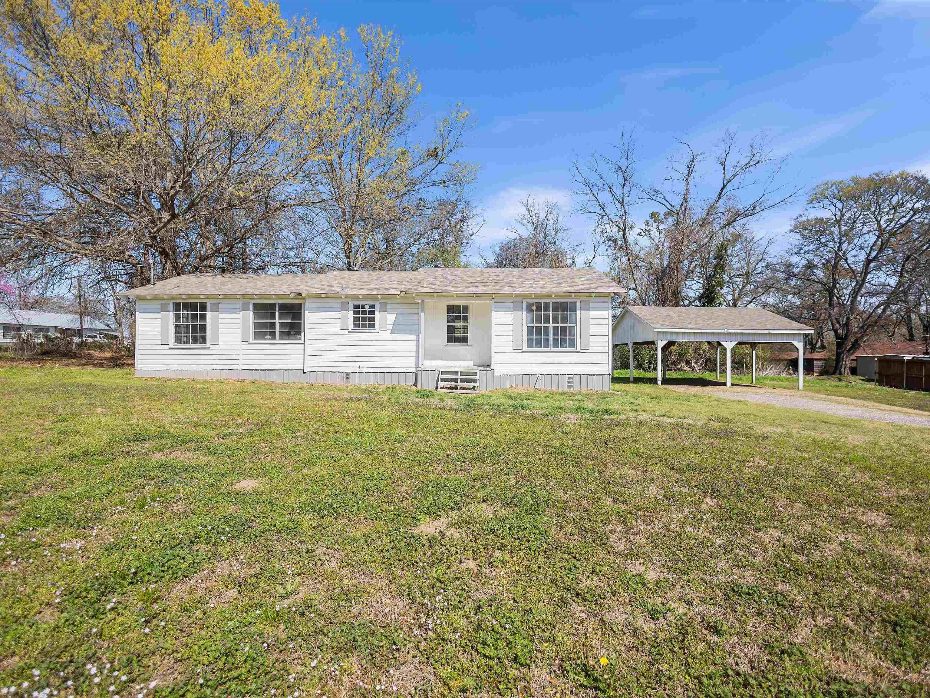 8240 W HWY 154