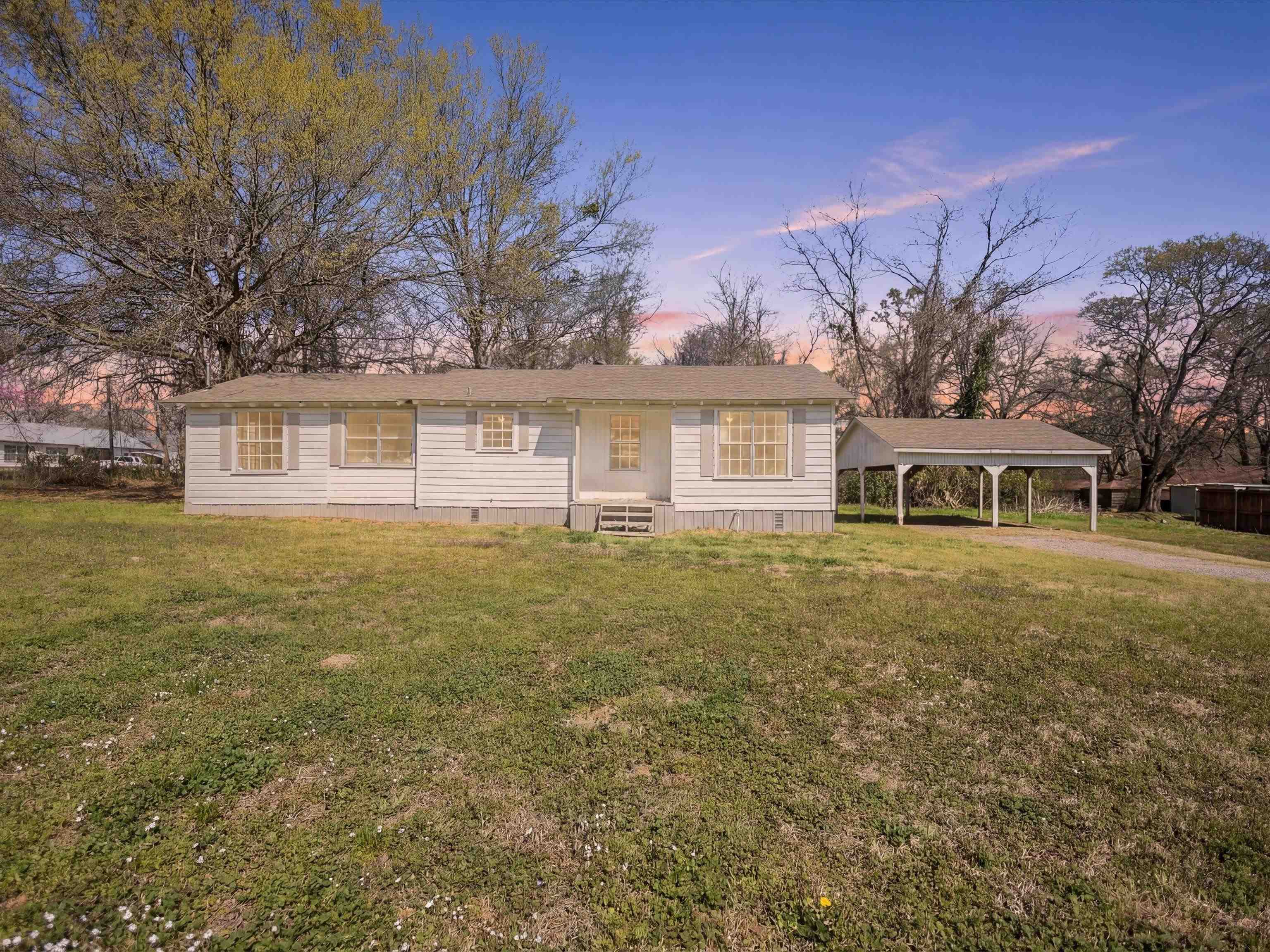8240 W HWY 154