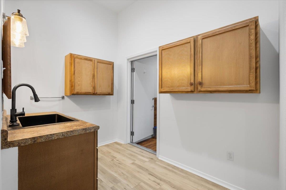 6990 Pin Oak