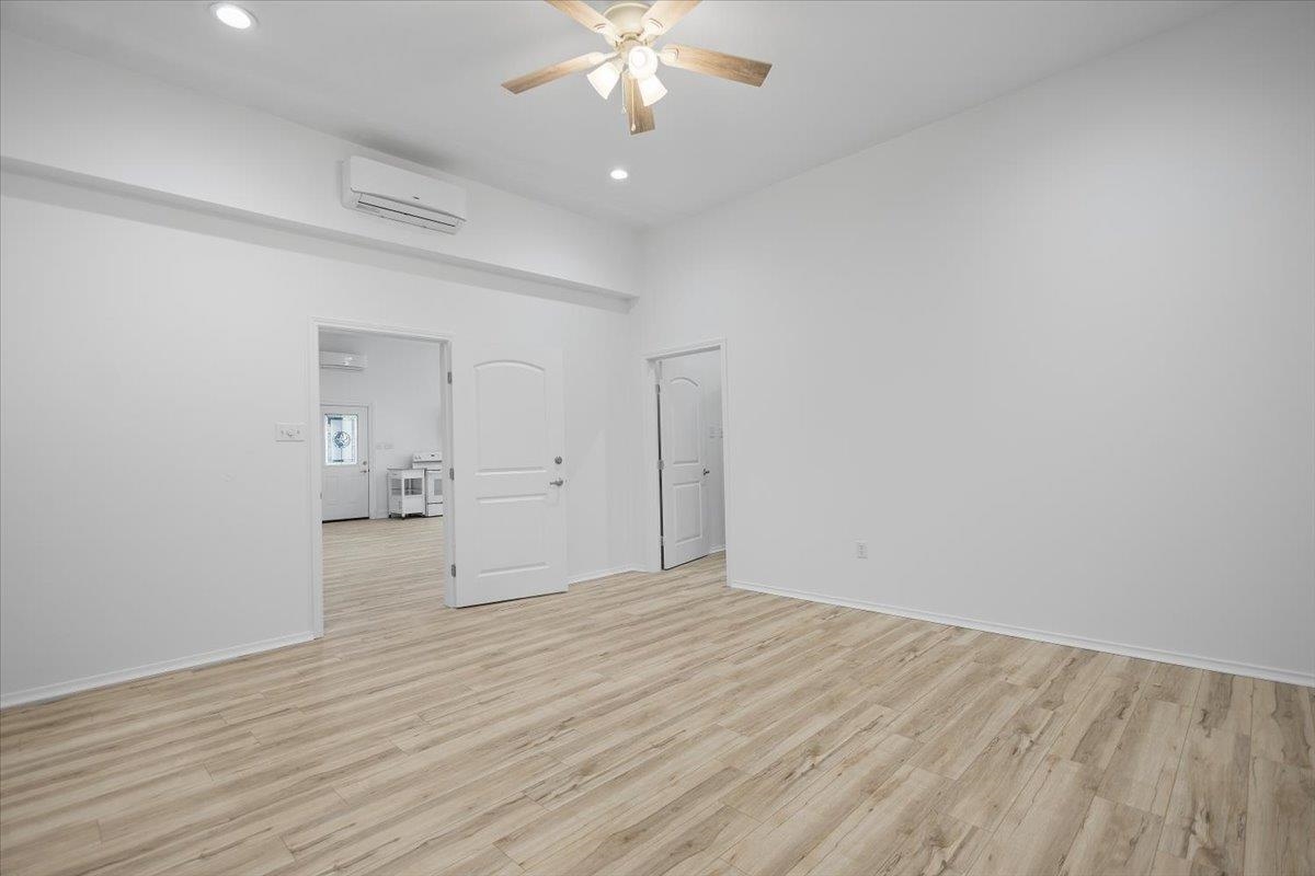 6990 Pin Oak