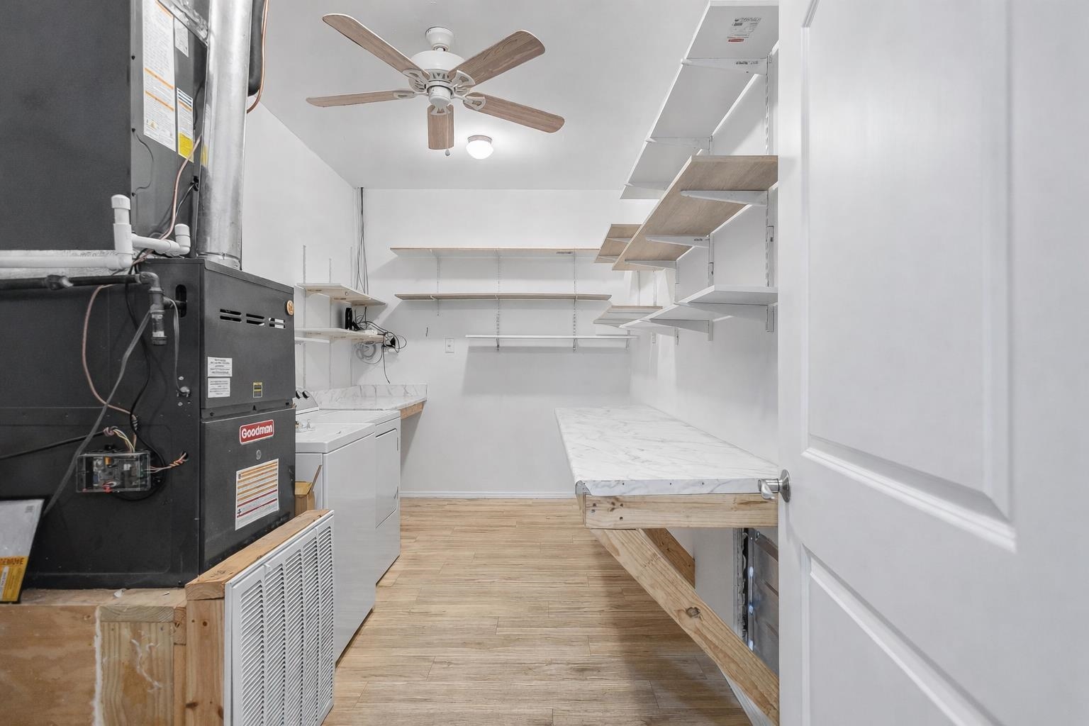 6990 Pin Oak