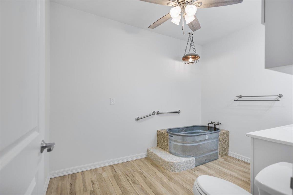 6990 Pin Oak