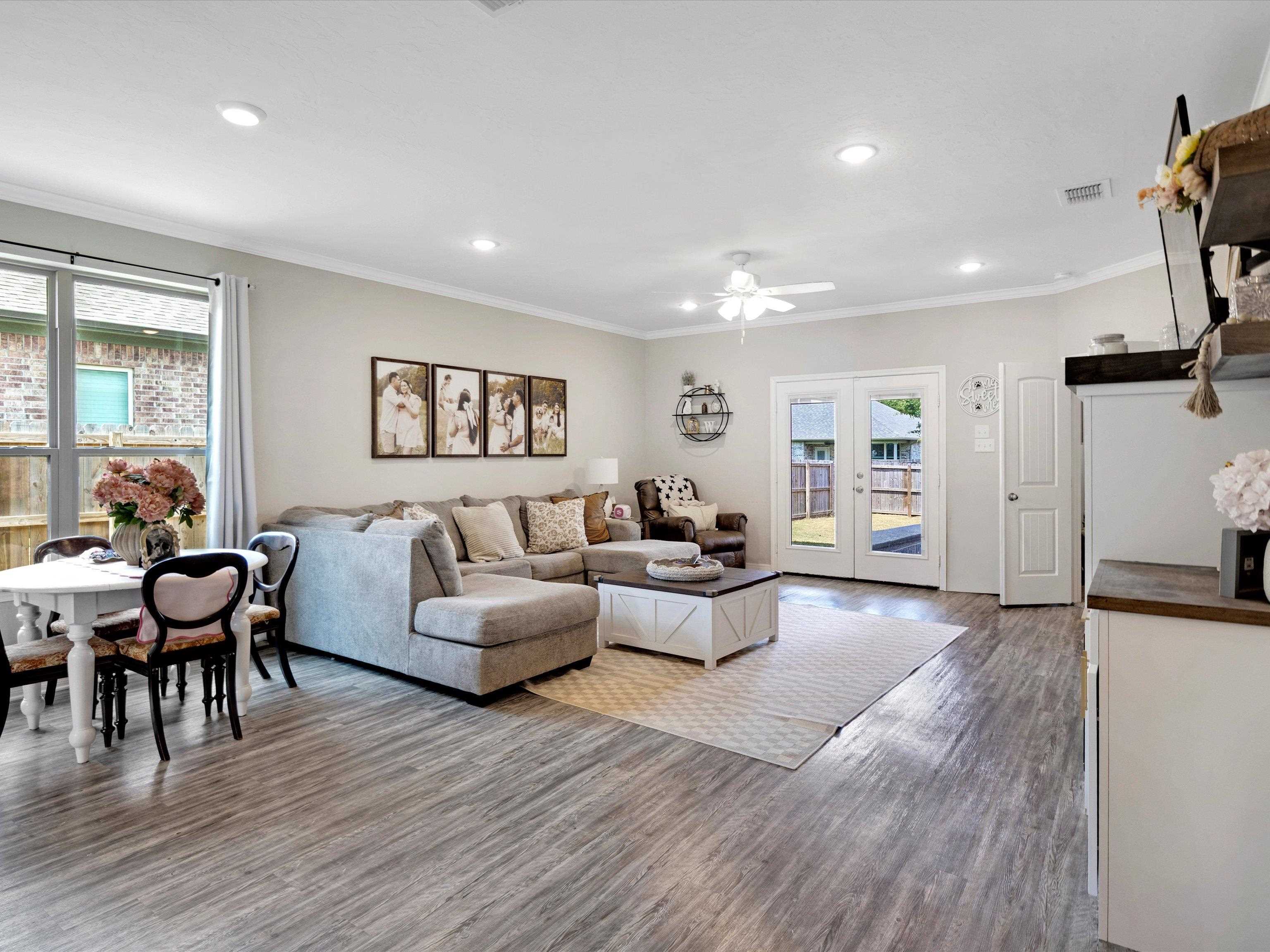 252 Oak Valley