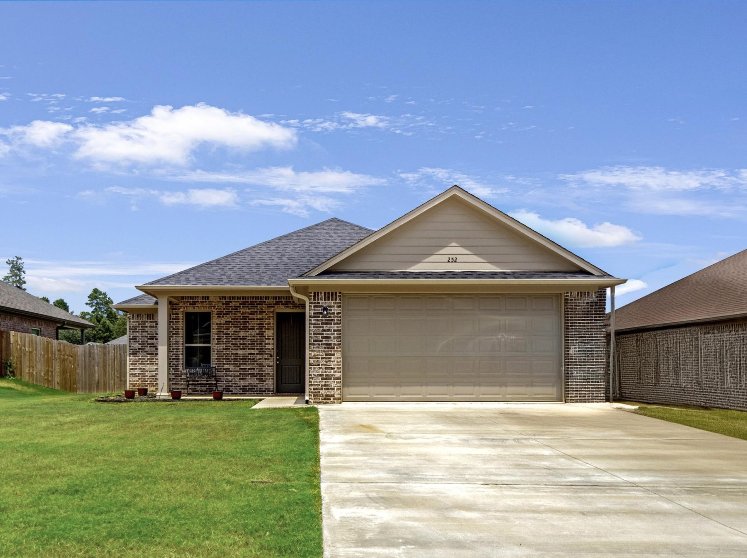 252 Oak Valley