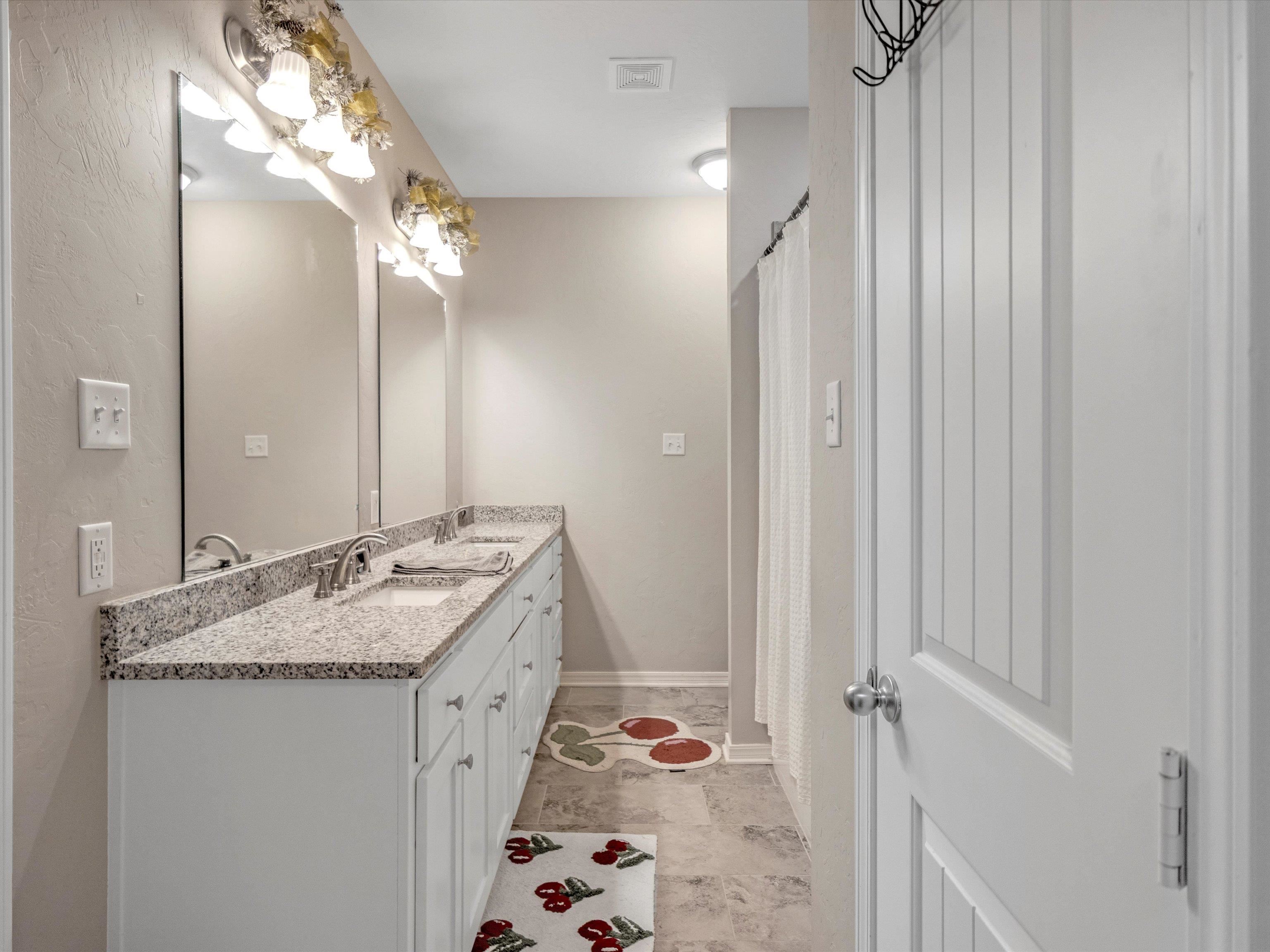 252 Oak Valley