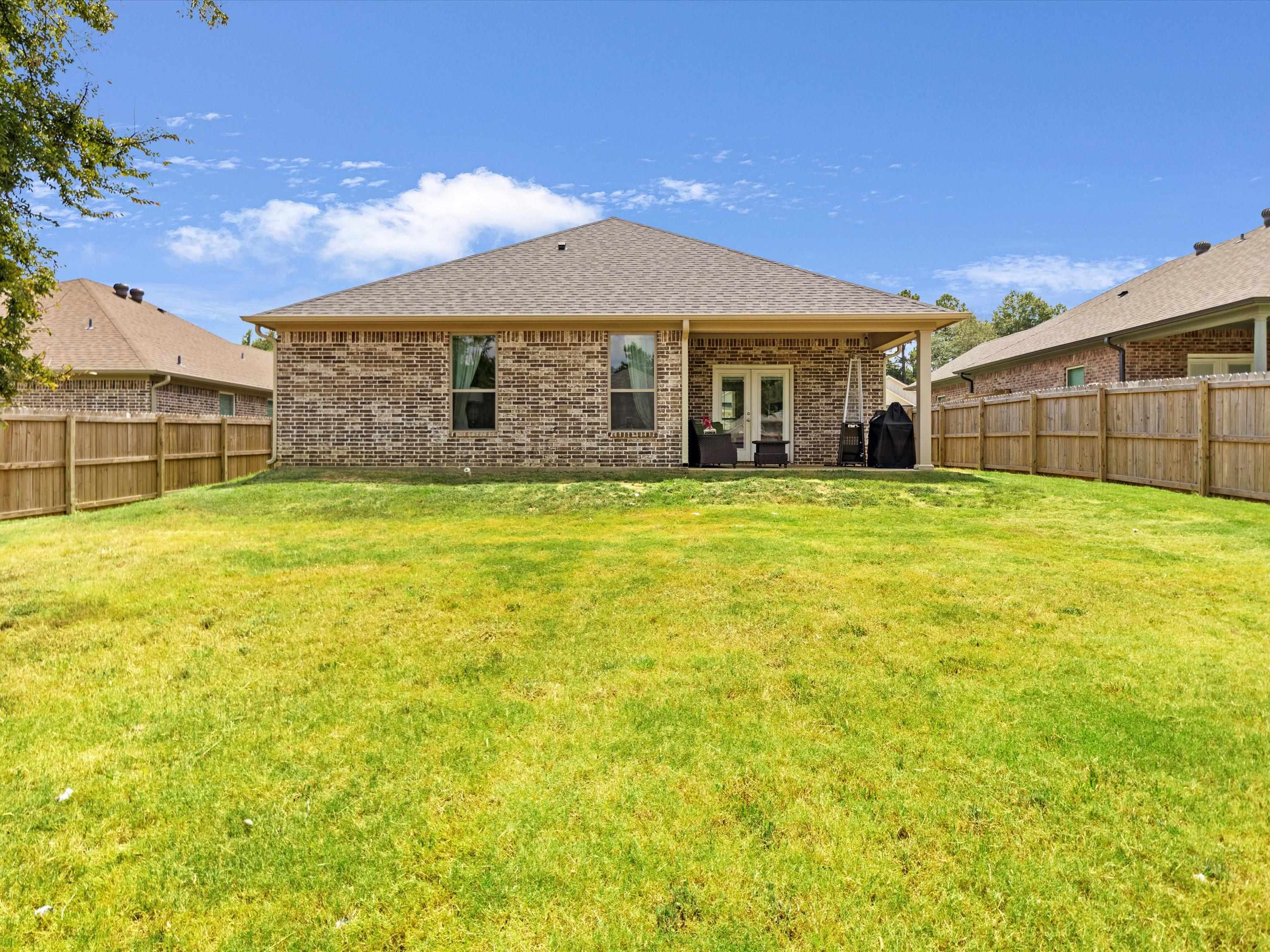 252 Oak Valley