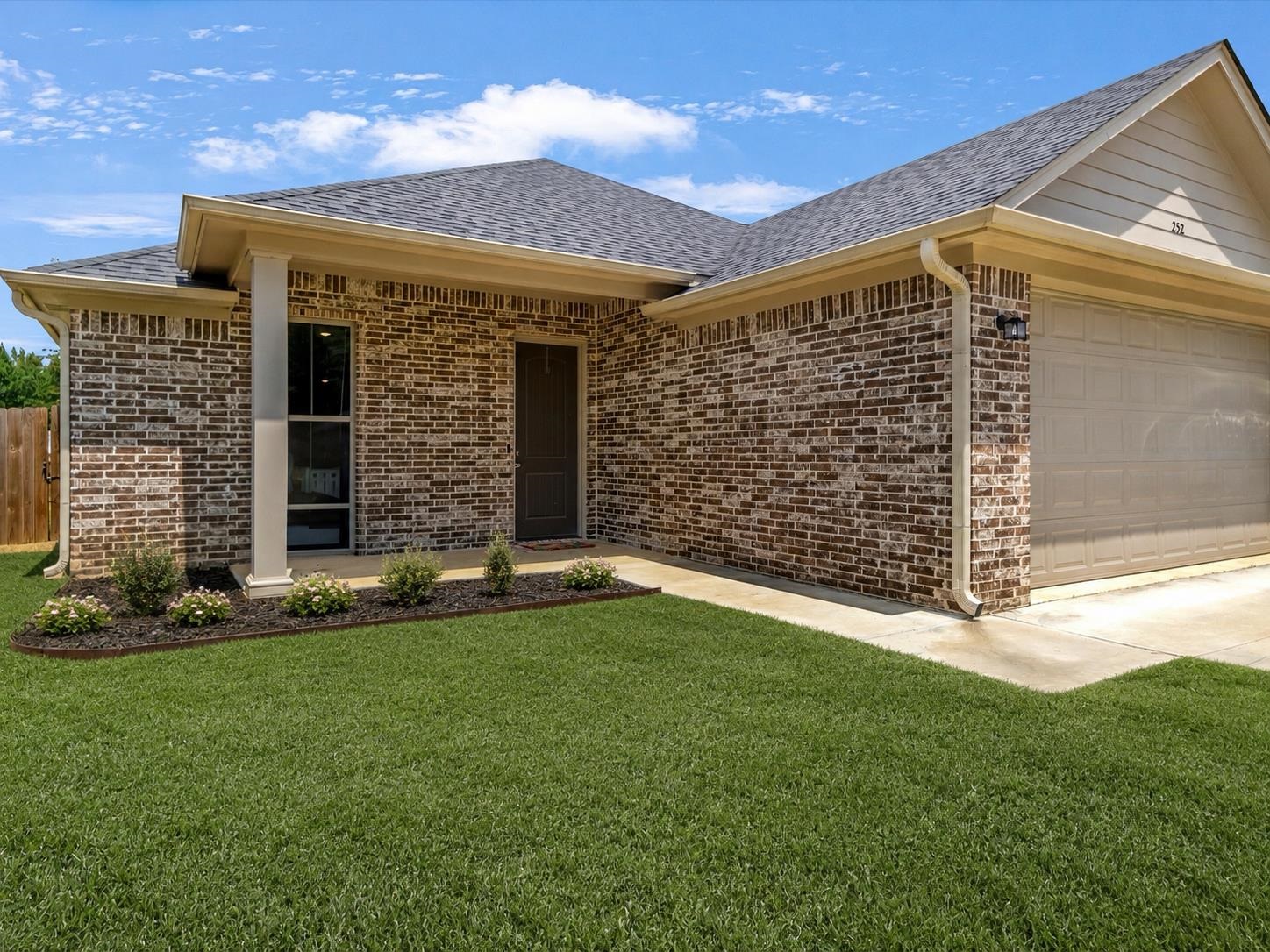 252 Oak Valley