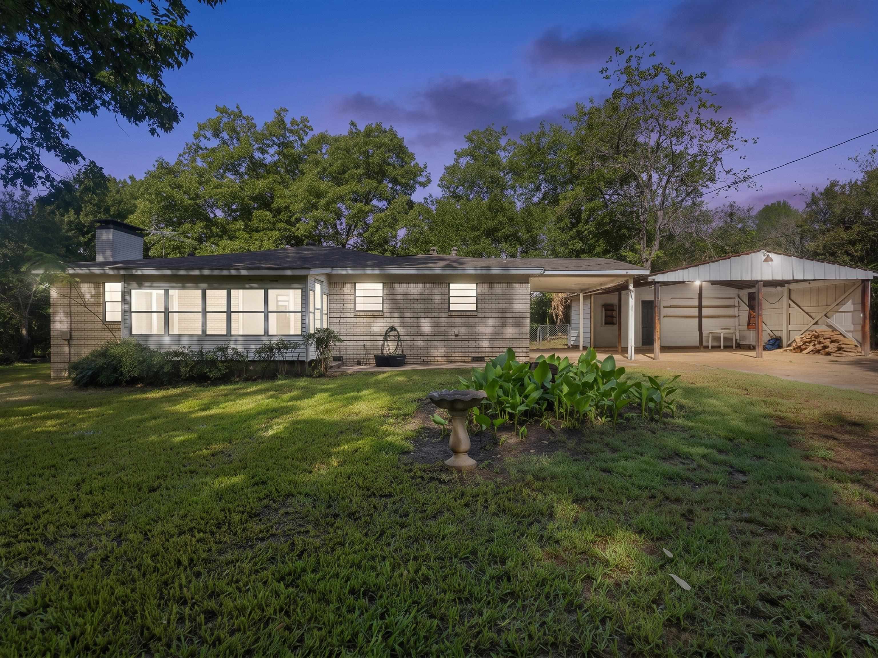 220 Private Road 3487