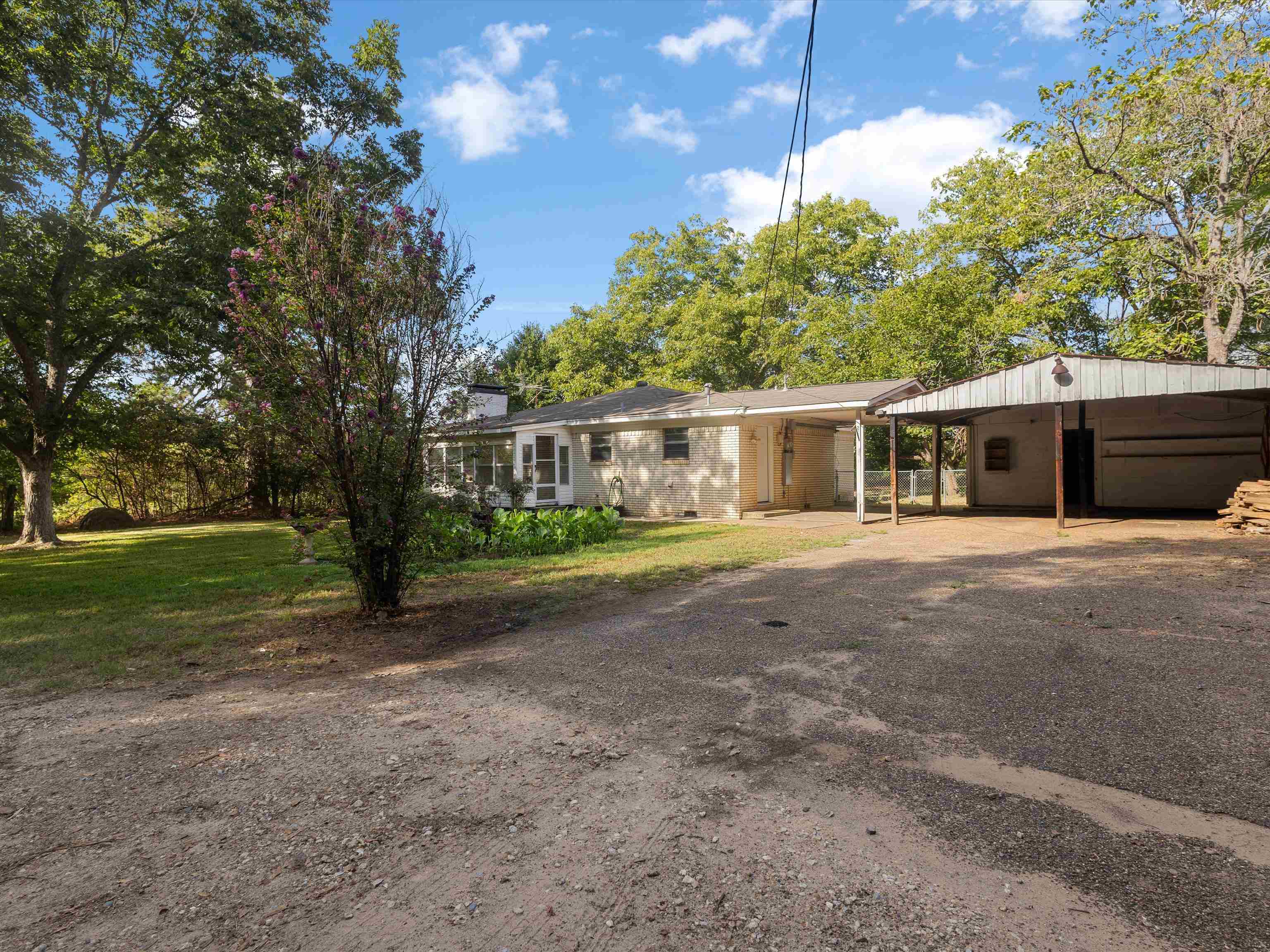 220 Private Road 3487