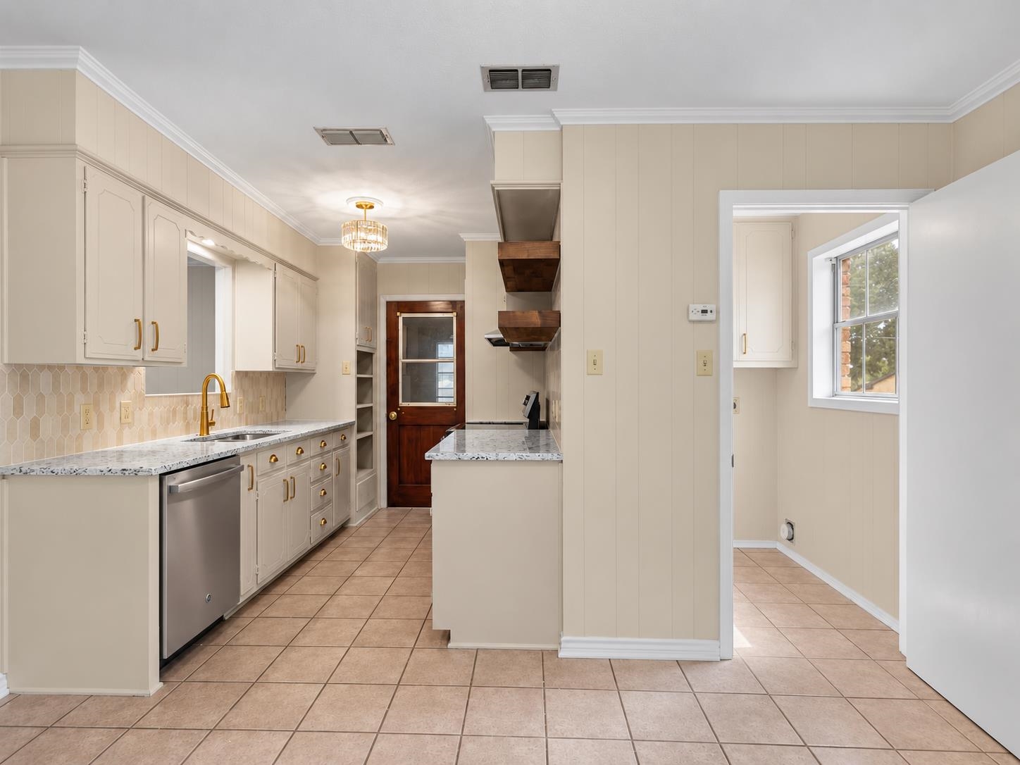 411 N Glencrest