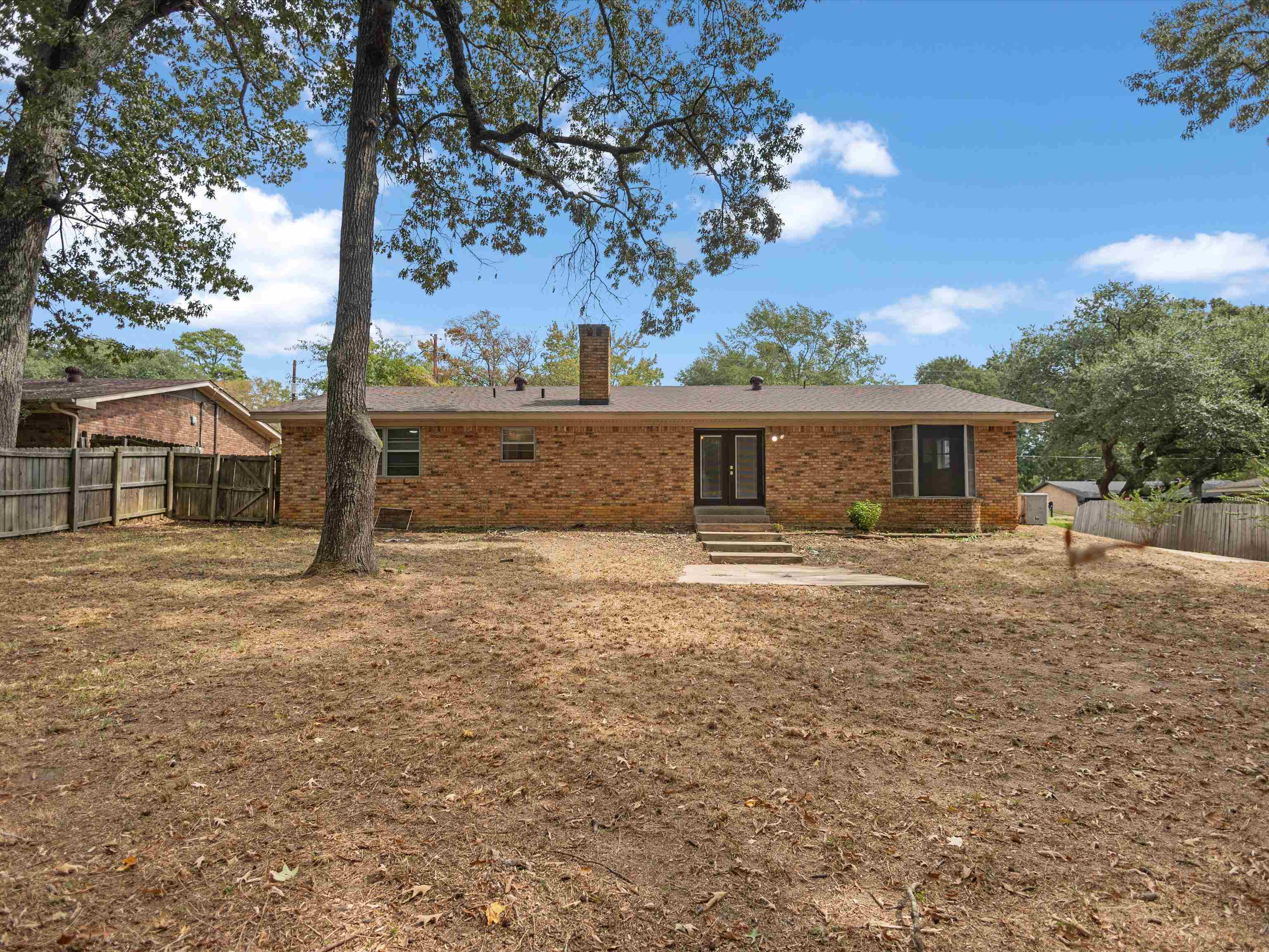 411 N Glencrest